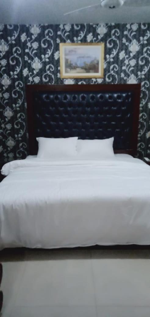 One & Two Bedrooms Apartment Near DHA & Airport