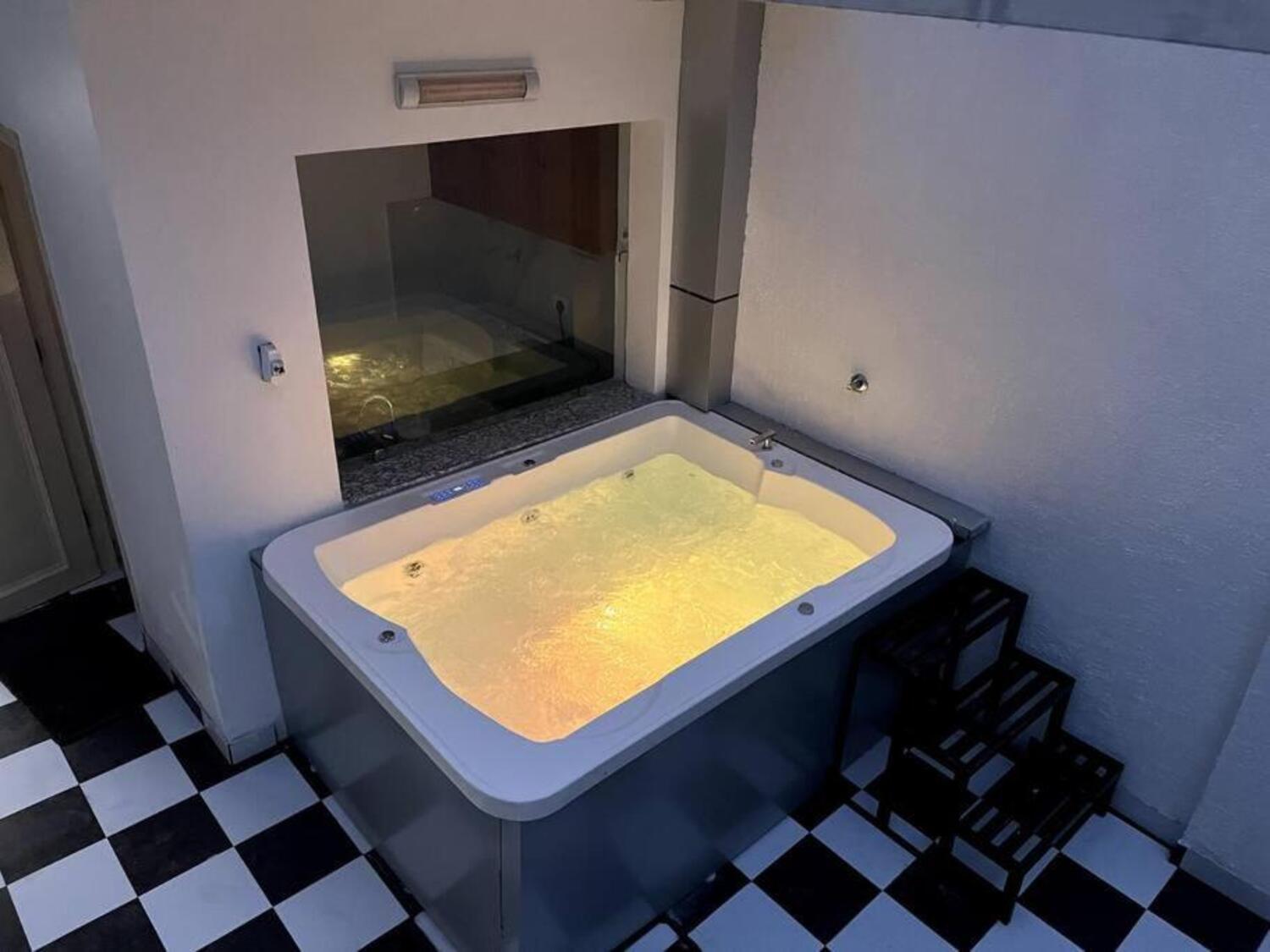 Colonial 3br Villa In Dehradun With Outdoor Jacuzzi By Especial Rentals