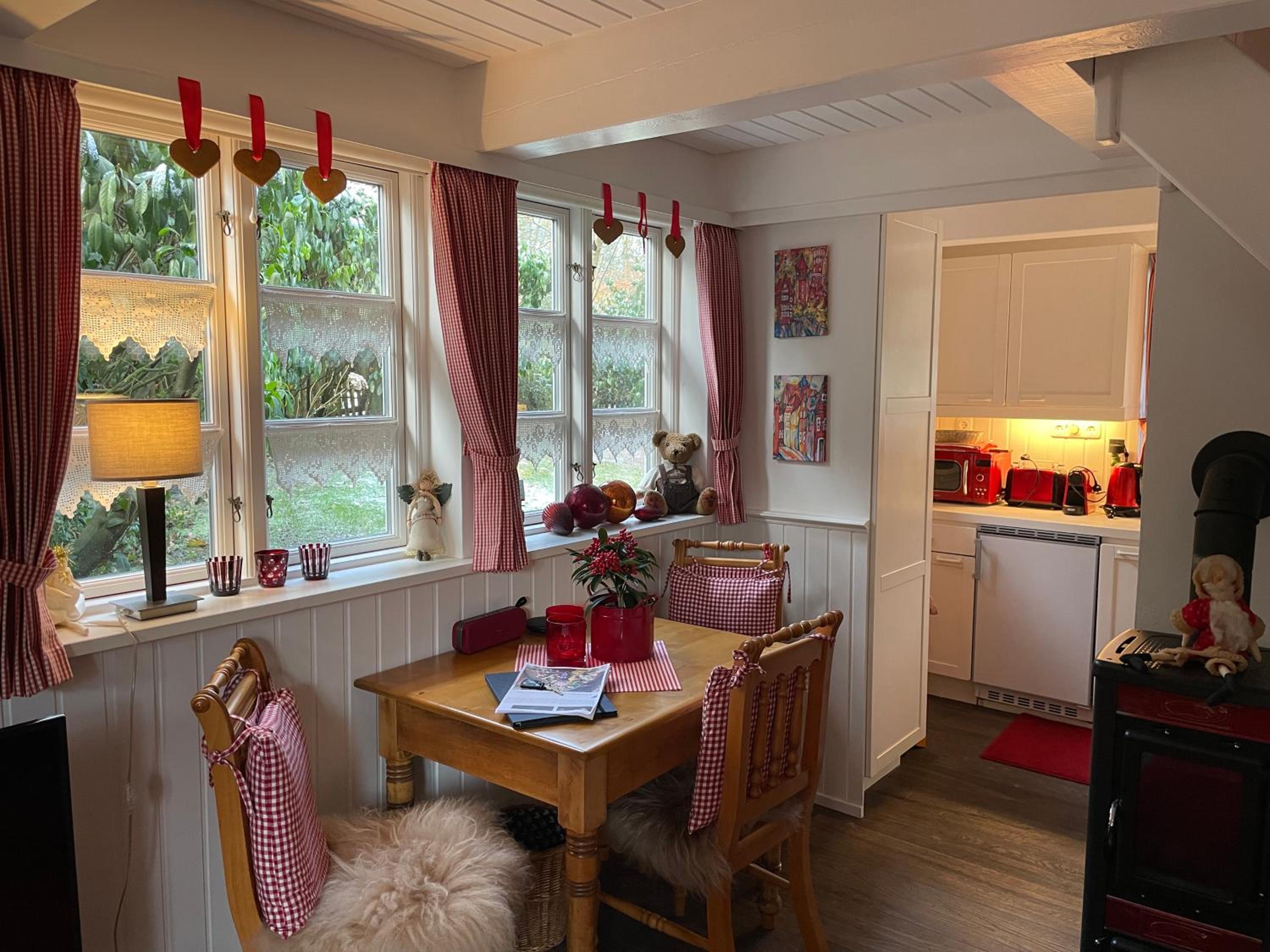 Ferienhaus unter Reet im Heidedorf Sankt Dionys bei Lüneburg