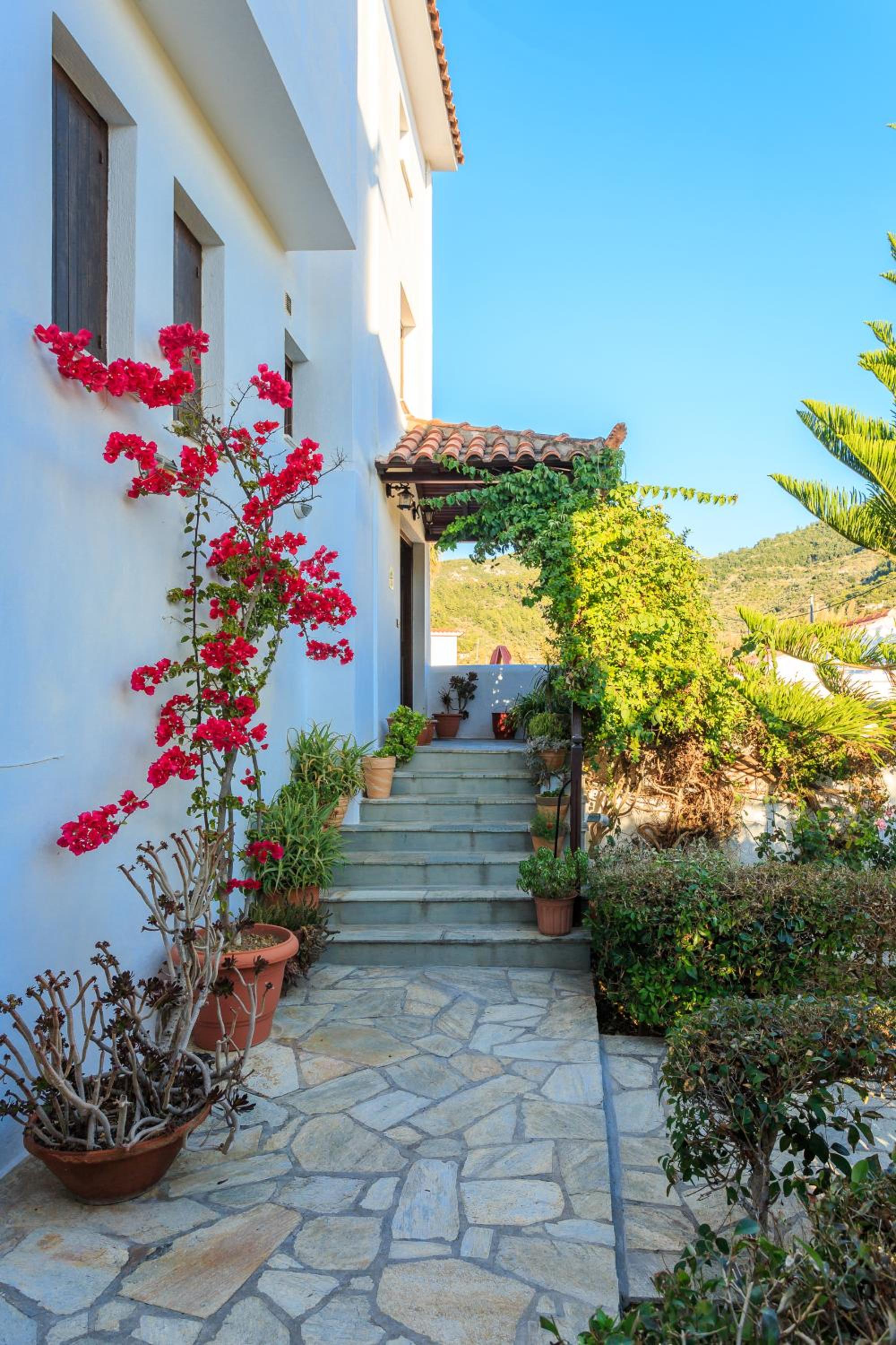 Nikolaos studios apartments
