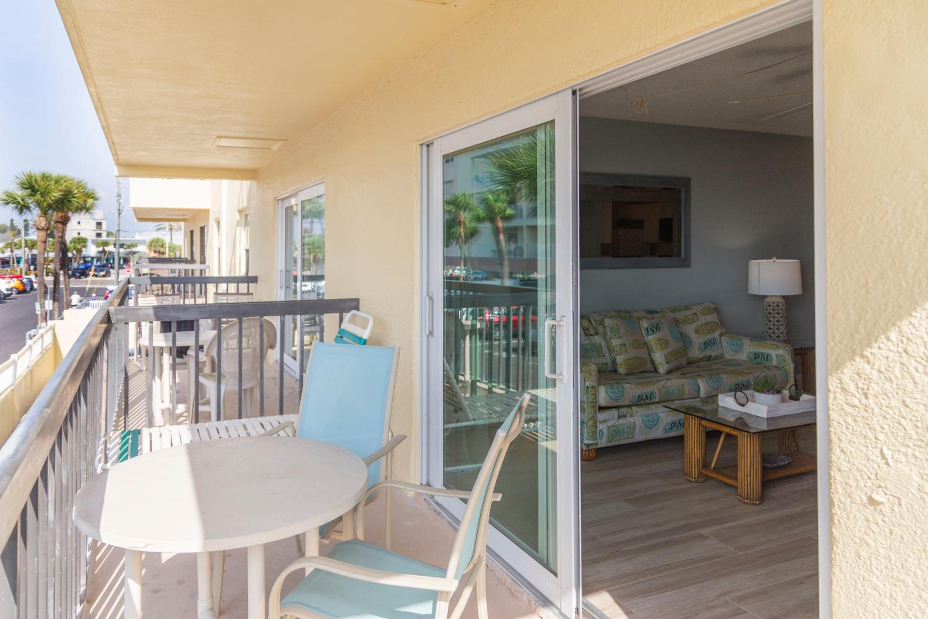 Beach View Balcony 1b 1b - King - Surf Song #239