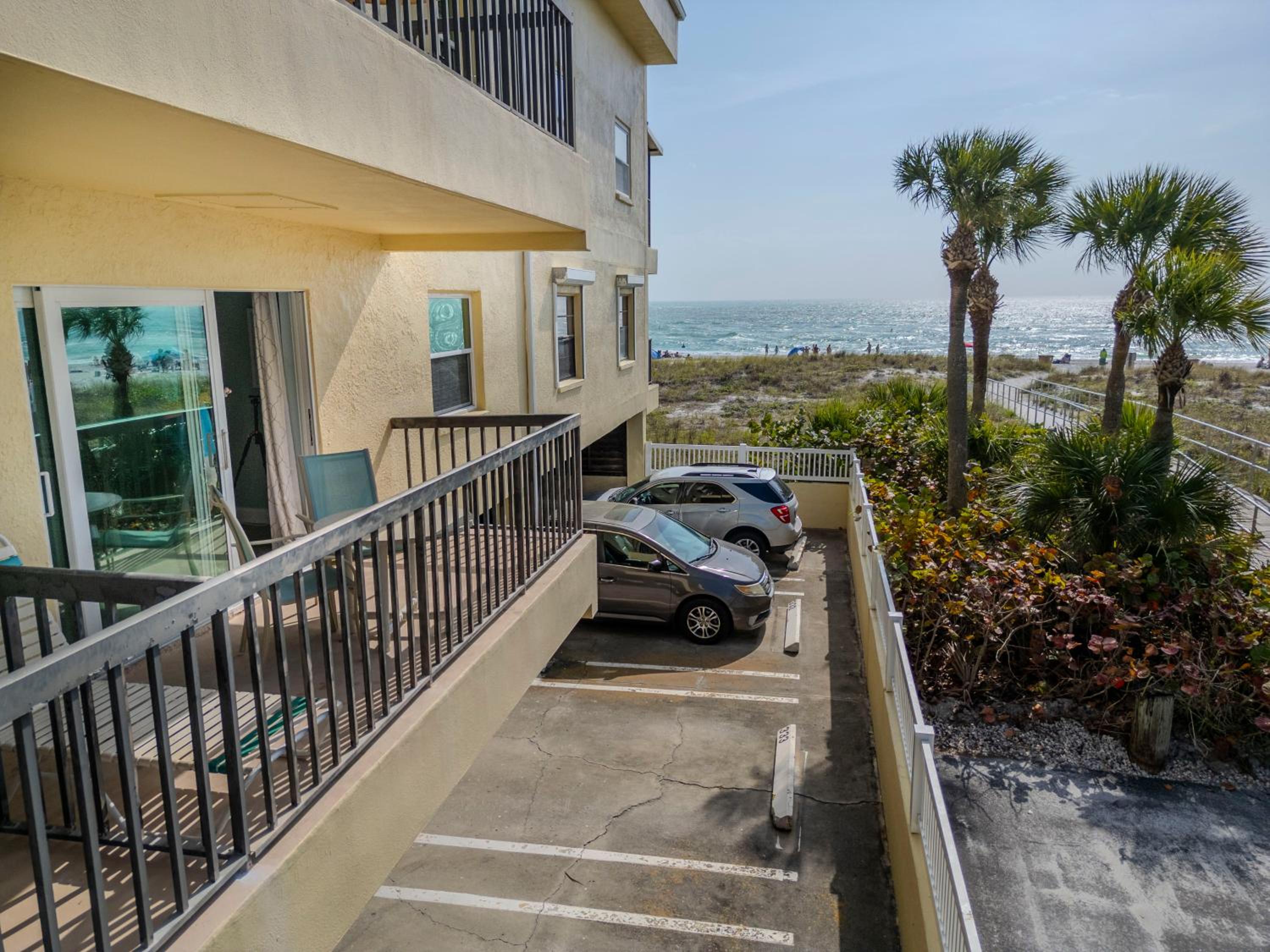 Beach View Balcony 1b 1b - King - Surf Song #239