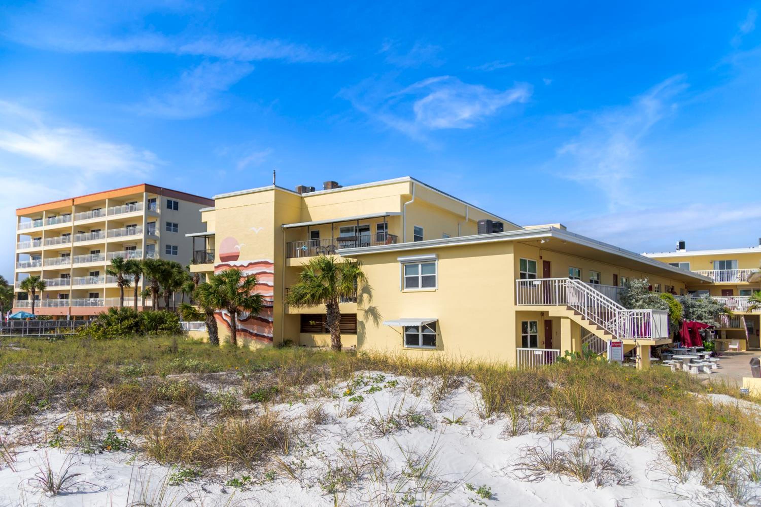 Beach View Balcony 1b 1b - King - Surf Song #239