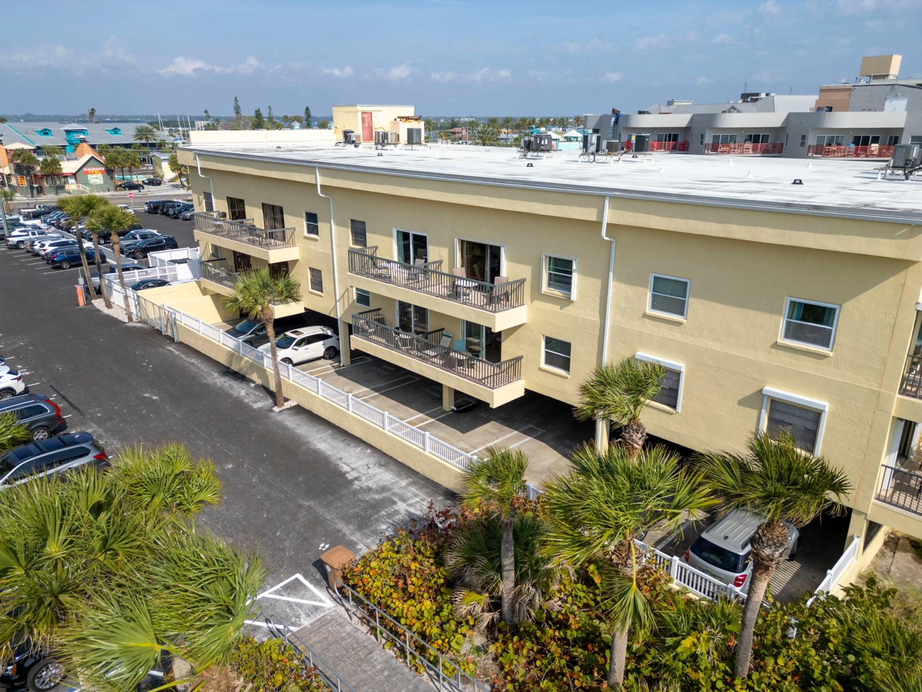 Beach View Balcony 1b 1b - King - Surf Song #239