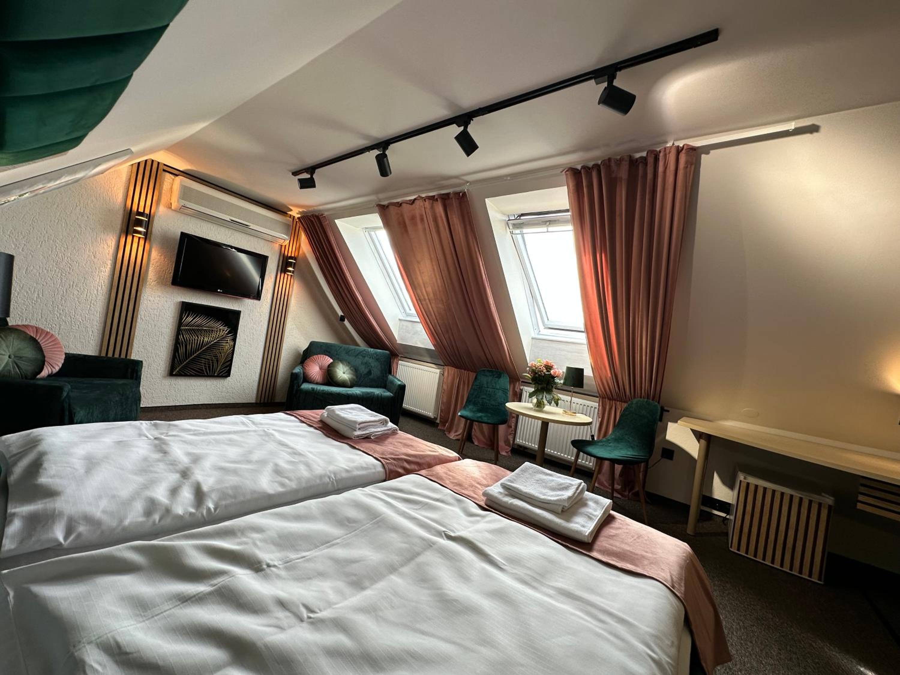Photo 64