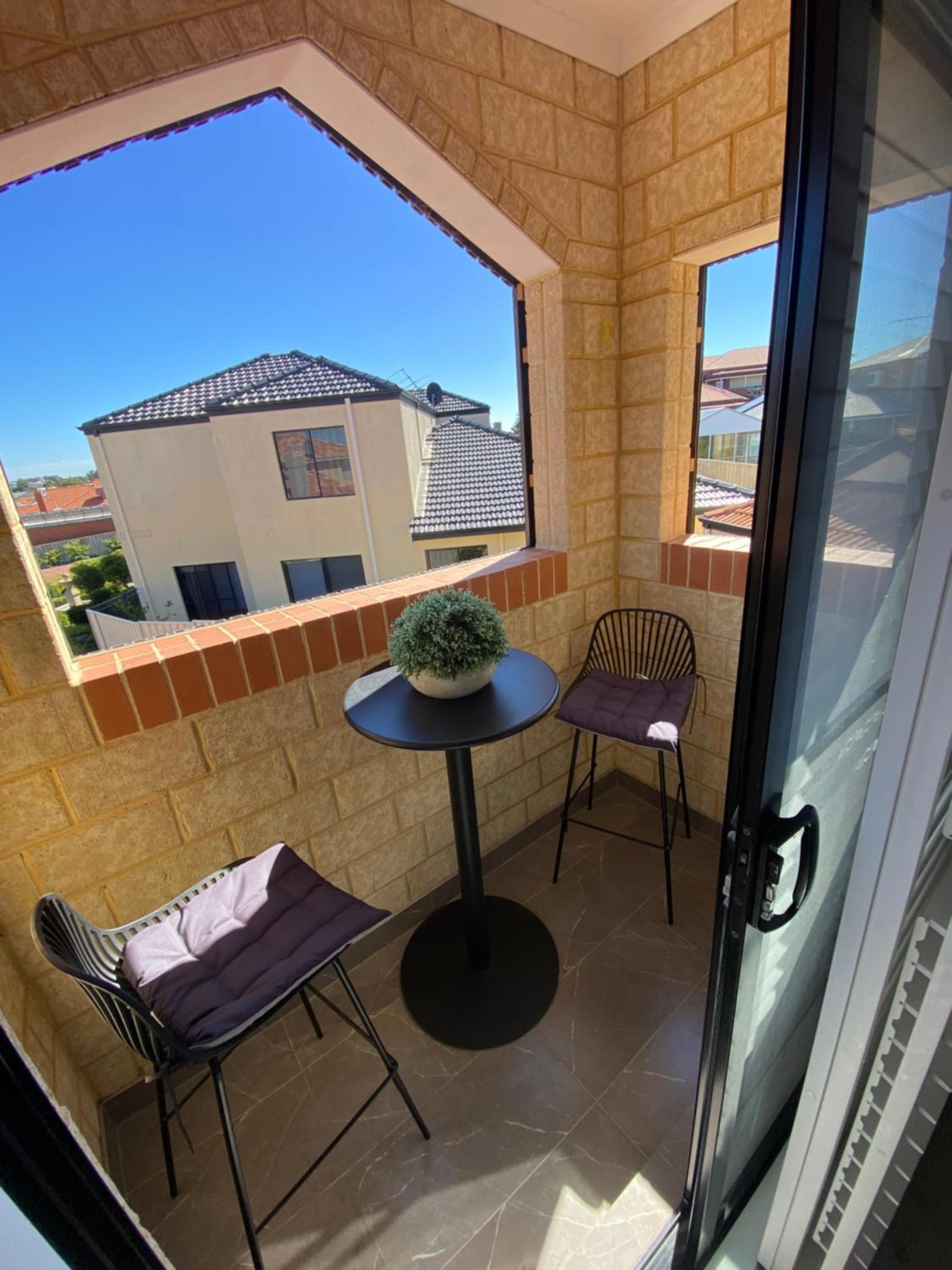 Hillarys Sea-View Panoramic Living
