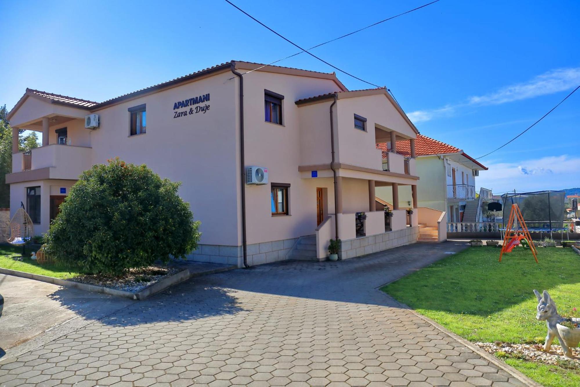 Apartmani Zara & Duje view 2