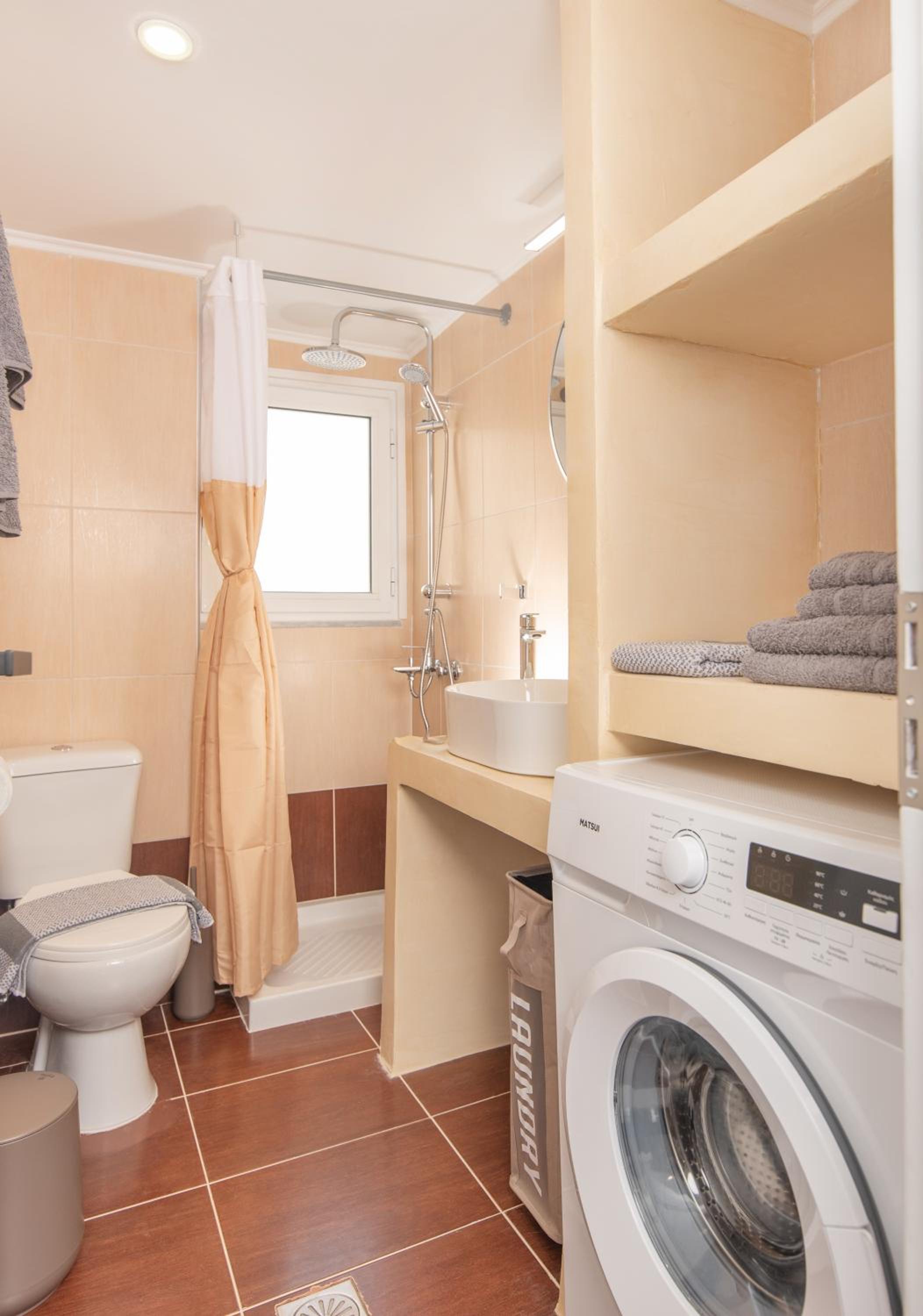 Casa di Hari en Afantou — bathroom
