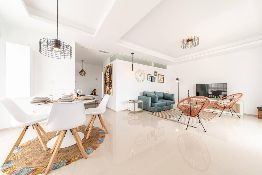 Casa Marietha Apartment with swimming pool and roof terrace