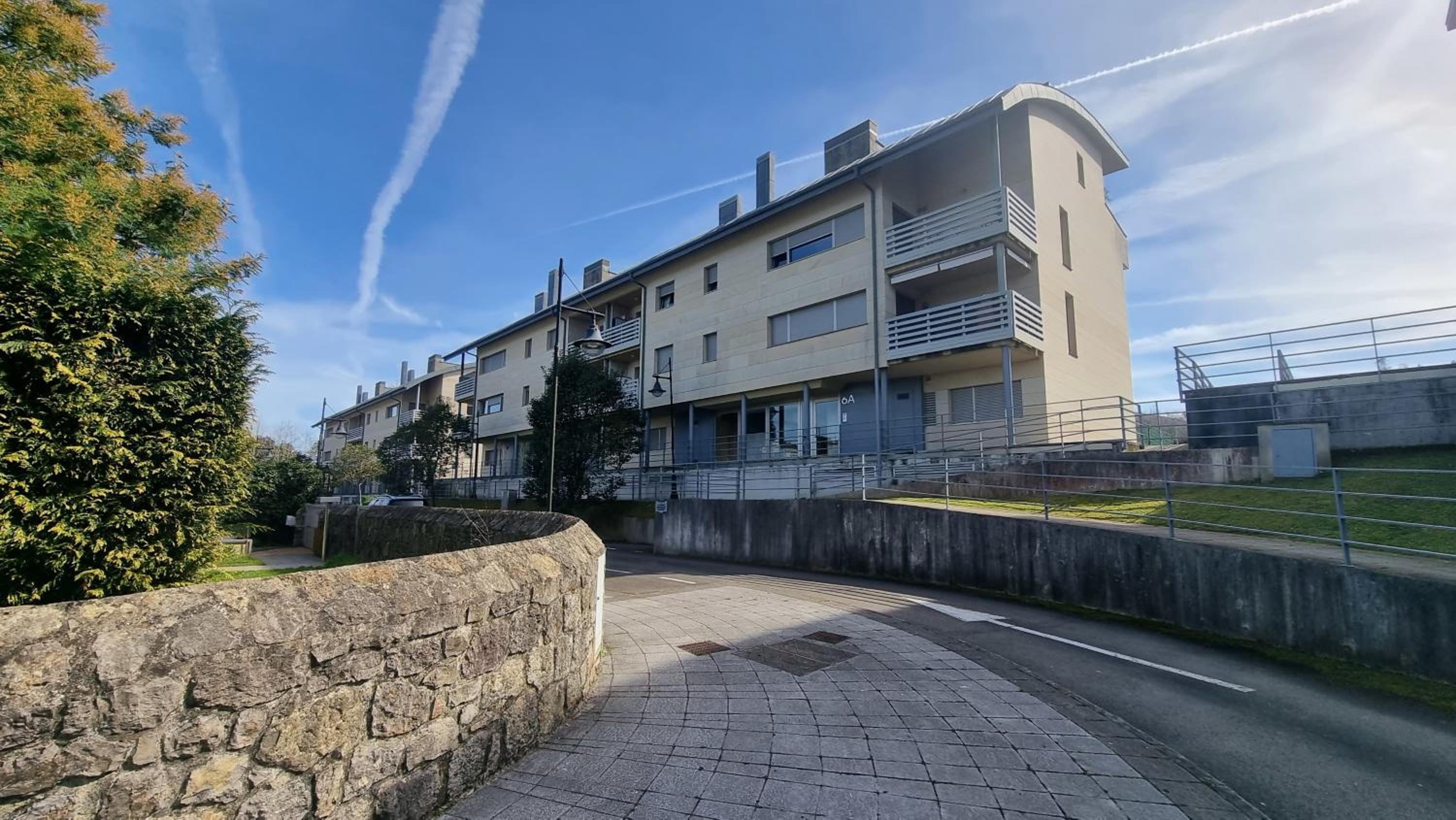 El Arcin - Piscina, terraza y parking en Llanes