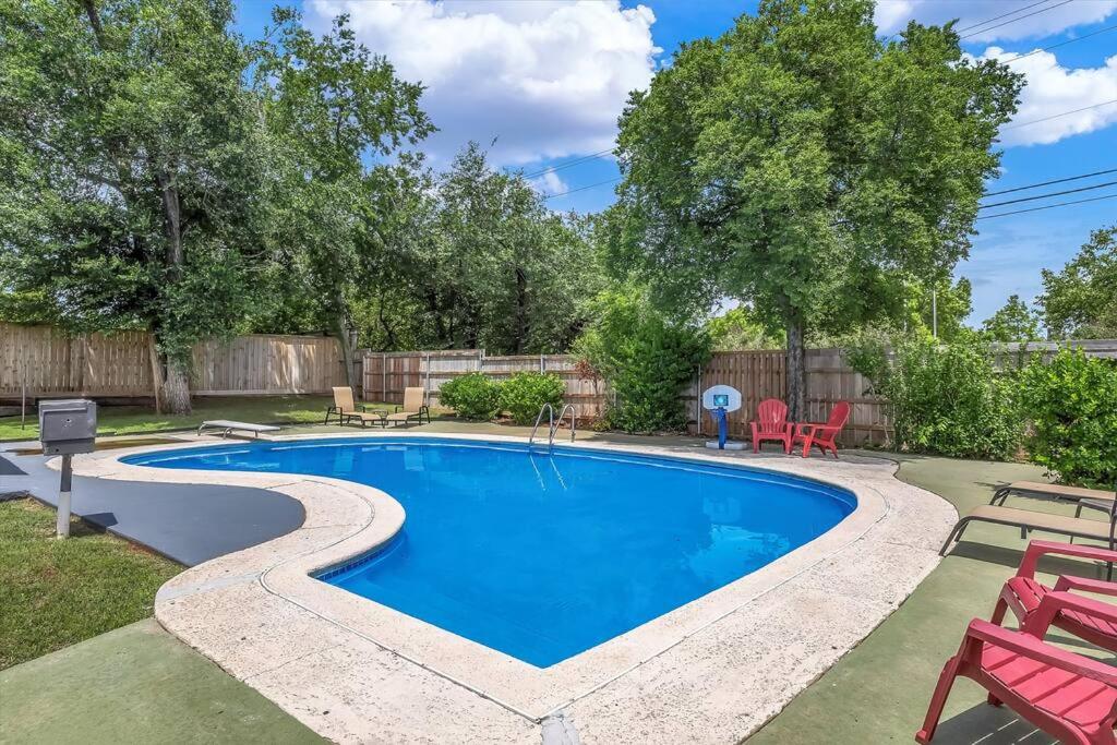 Just Like Home #7:OKC Pool, Basketball & Billiards view 3