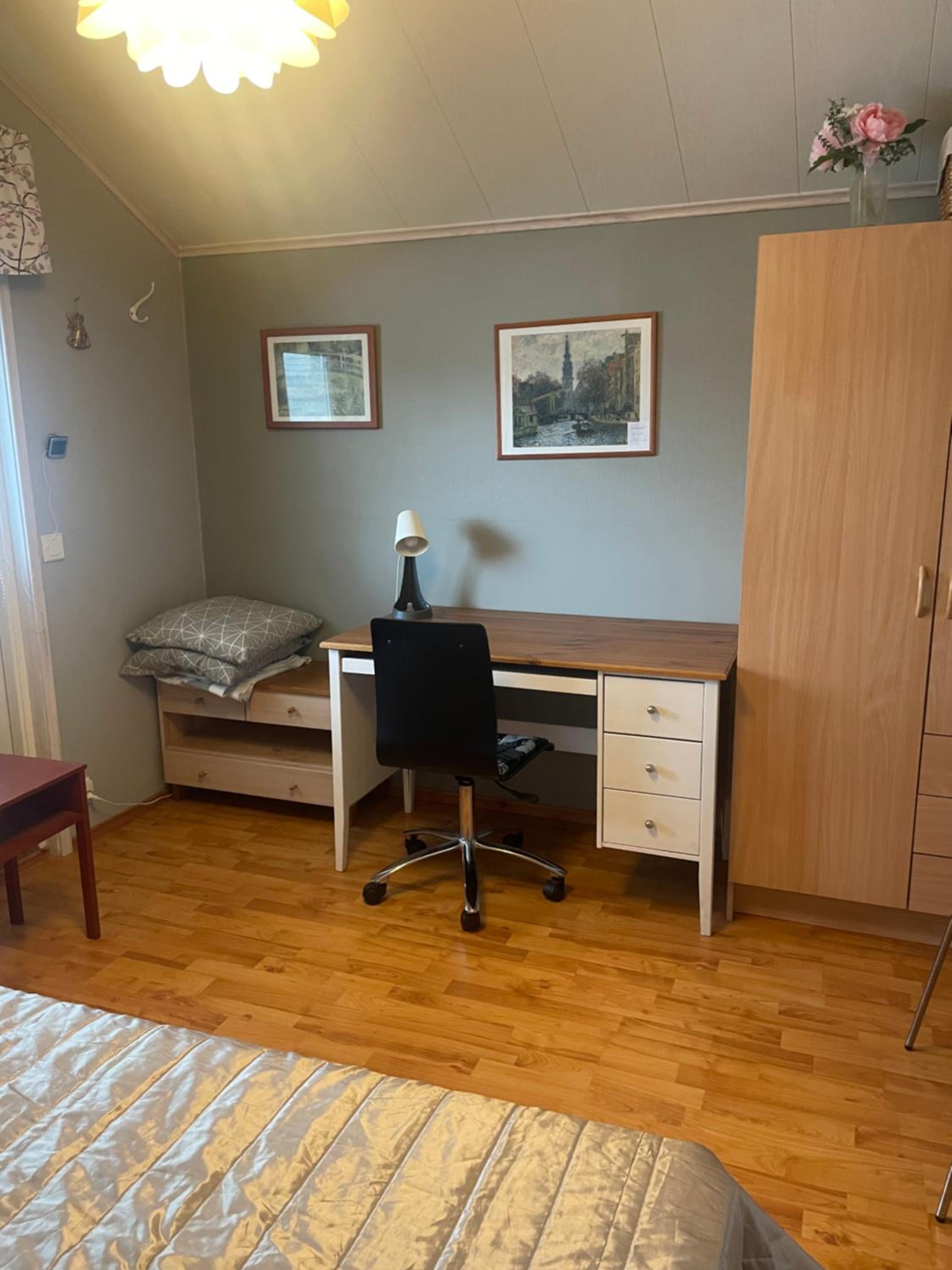Cozy home near ski centre and golf course, room upstairs