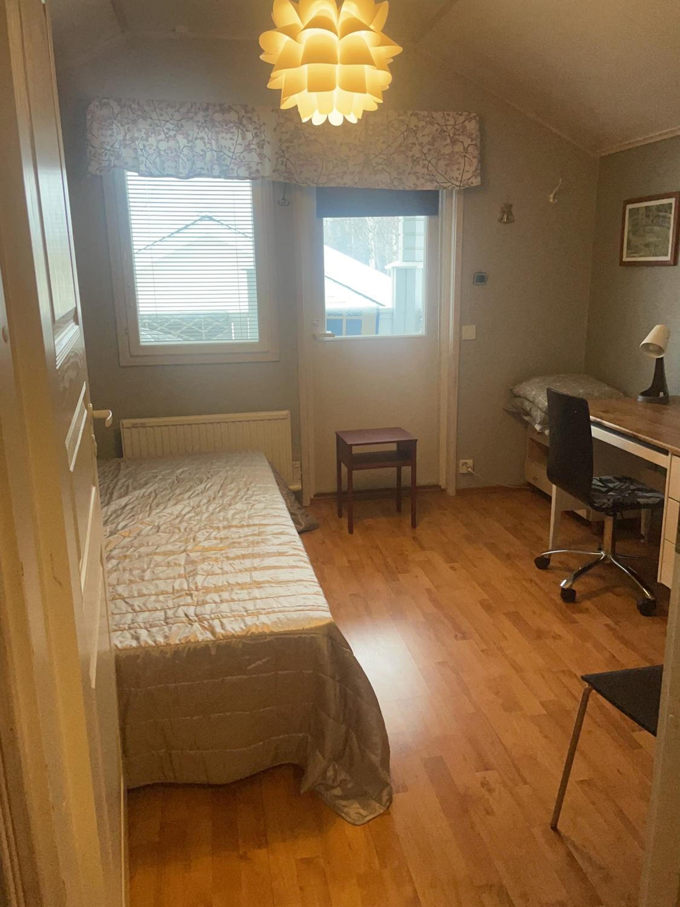 Cozy home near ski centre and golf course, room upstairs