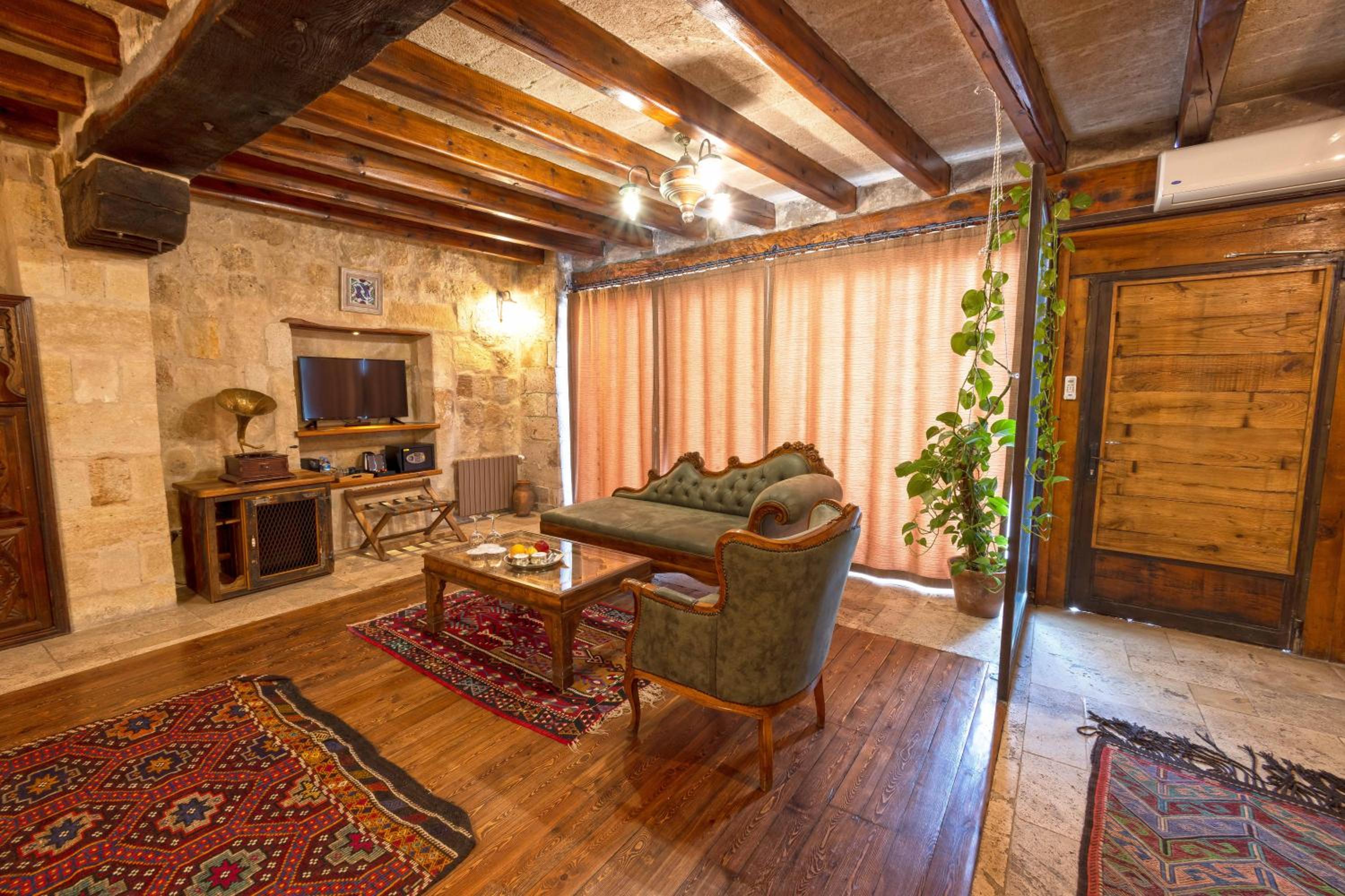 Sultan Cave Suites - Image 118