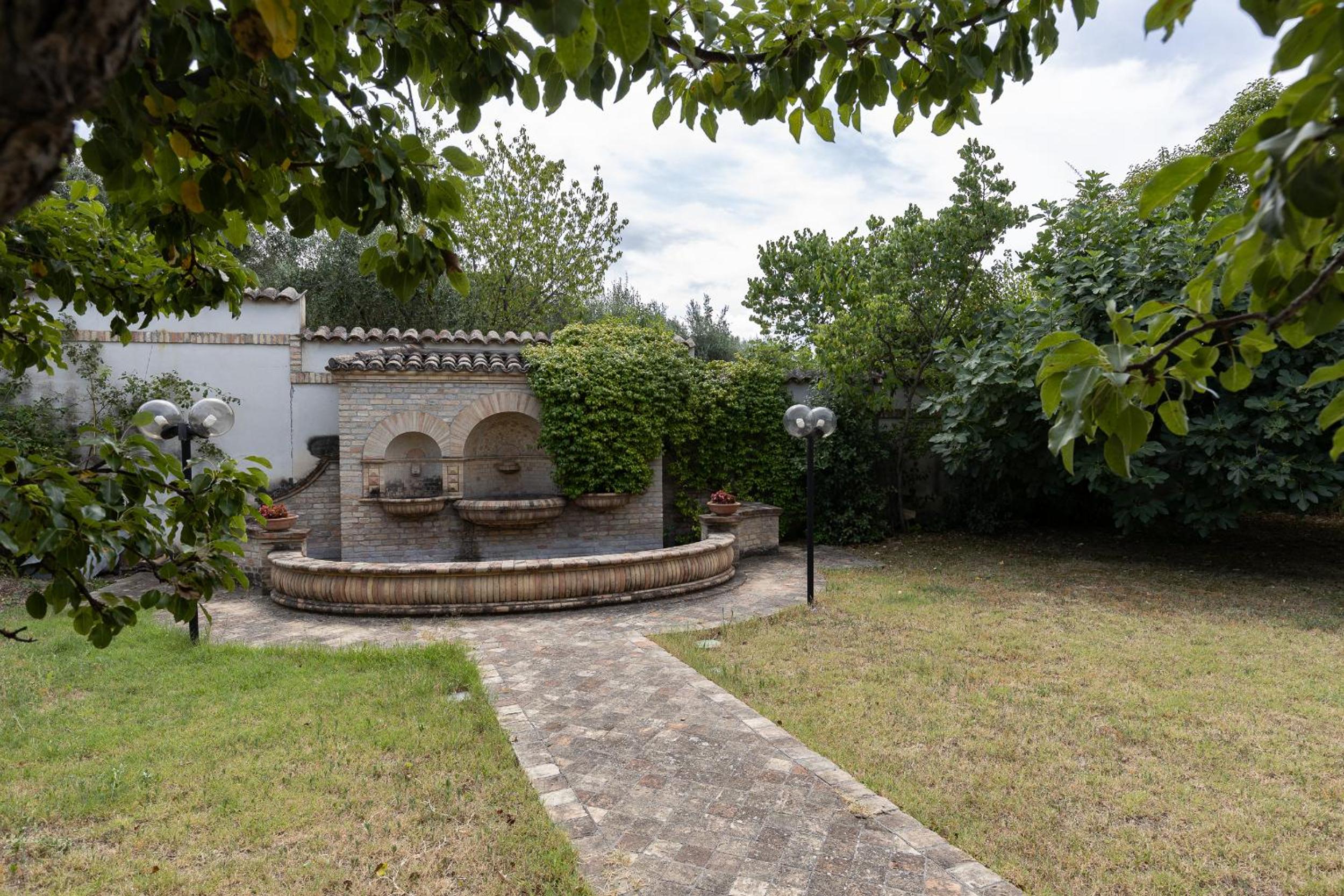 Photo 47