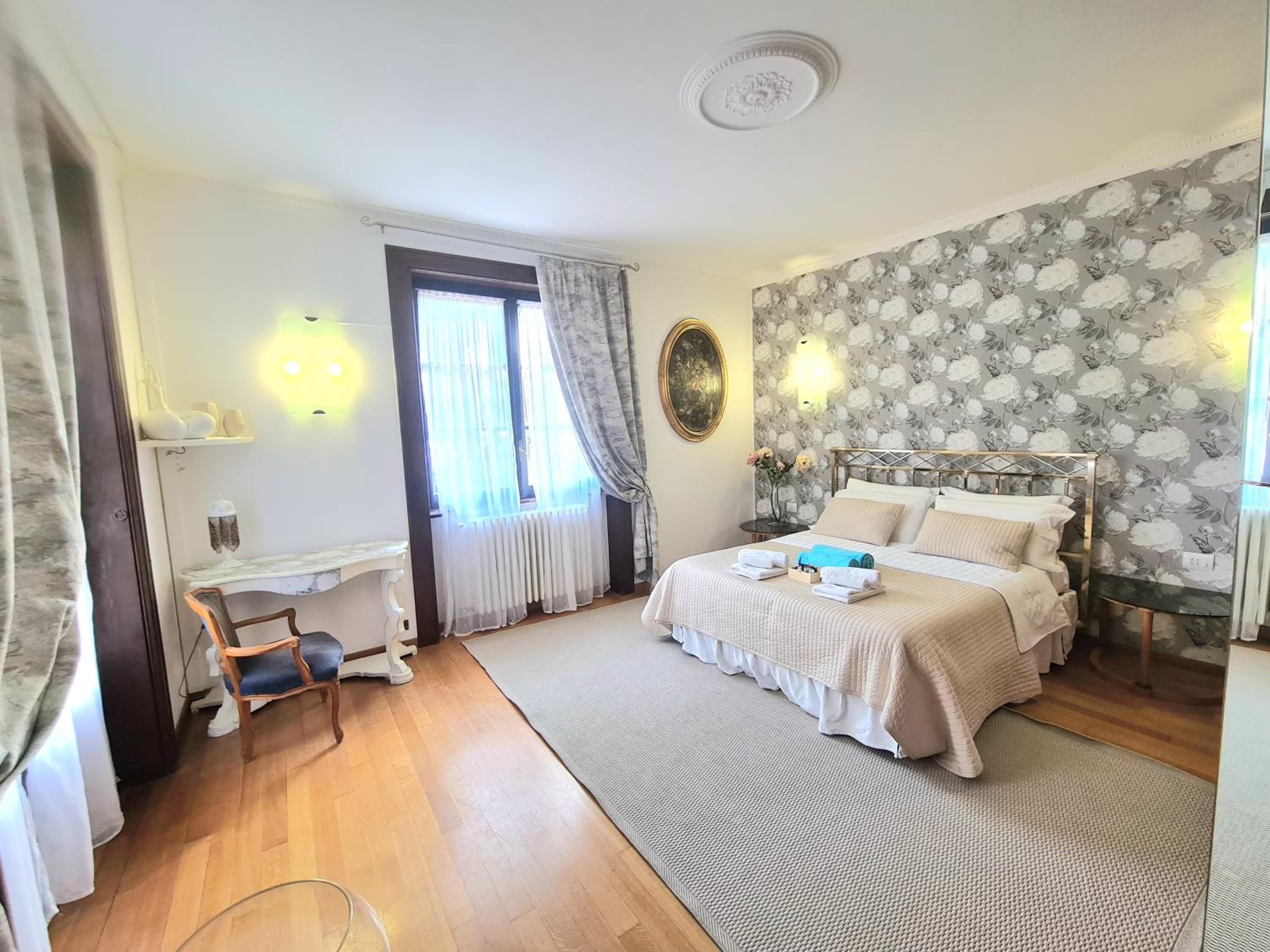 Villa Sofia luxury home between Como and MIlano view 4