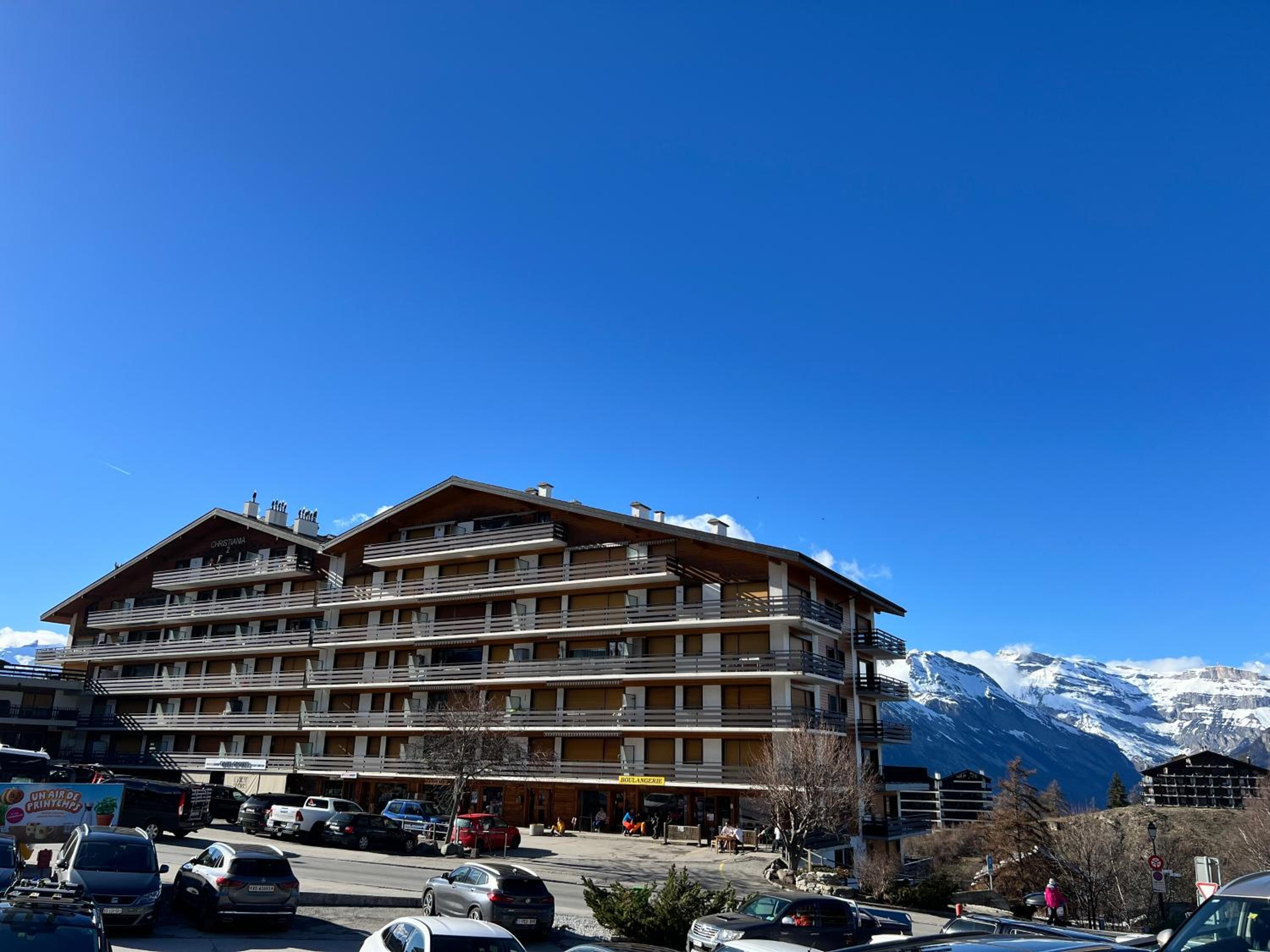 Vincenzo appart, Studio Confortable à Nendaz, accès Direct au Télécabine de Tracouet et Parking Souterrain Inclus