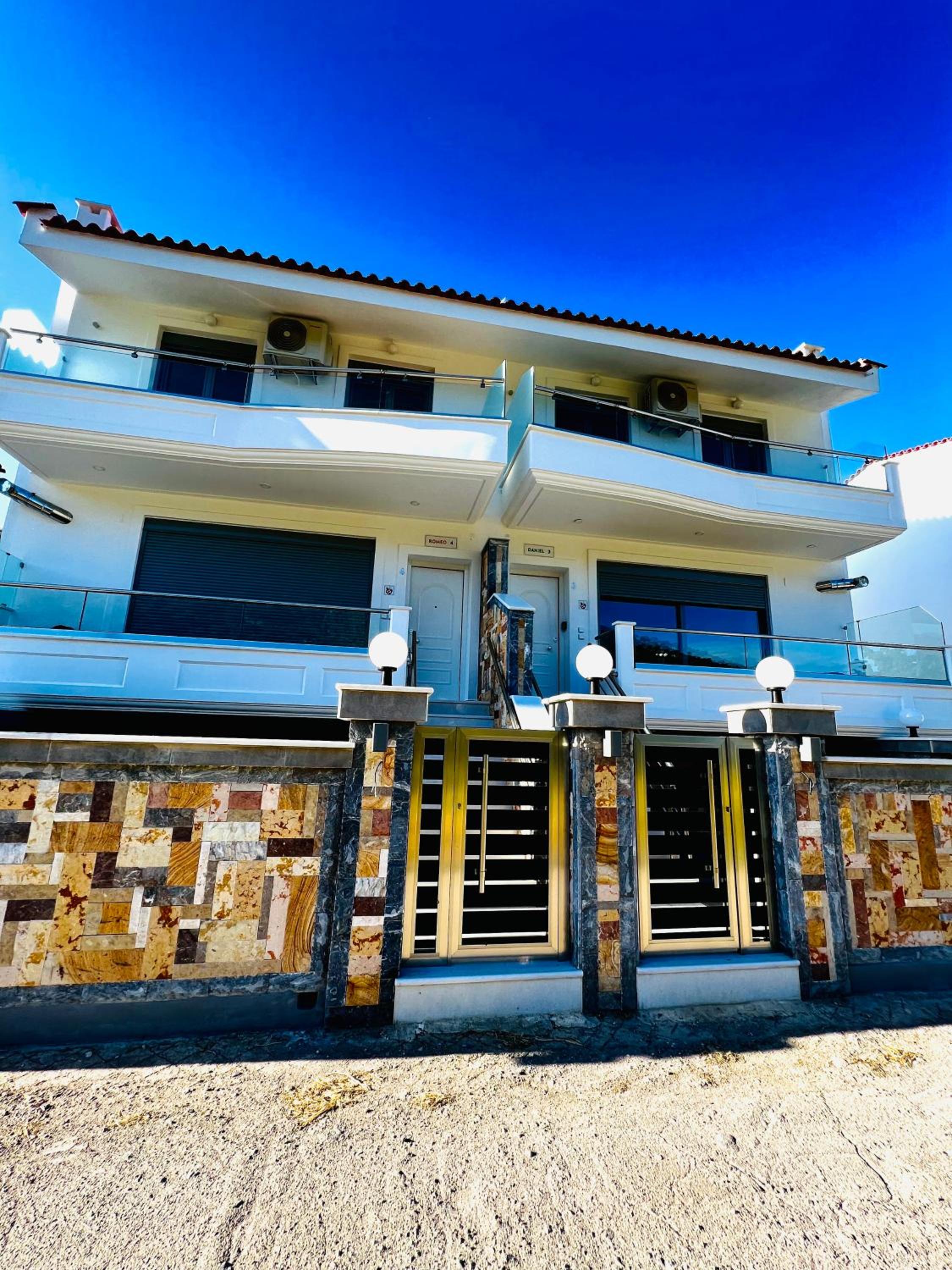 ALTAVILLAS maisonettes