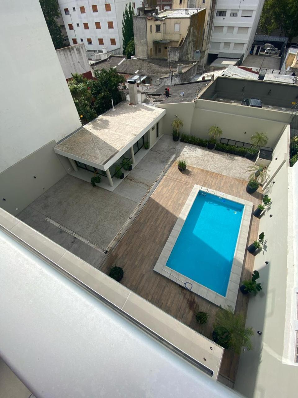 Check and Home - Lamadrid - 4 Huéspedes a Estrenar con Amplia Terraza y Pileta