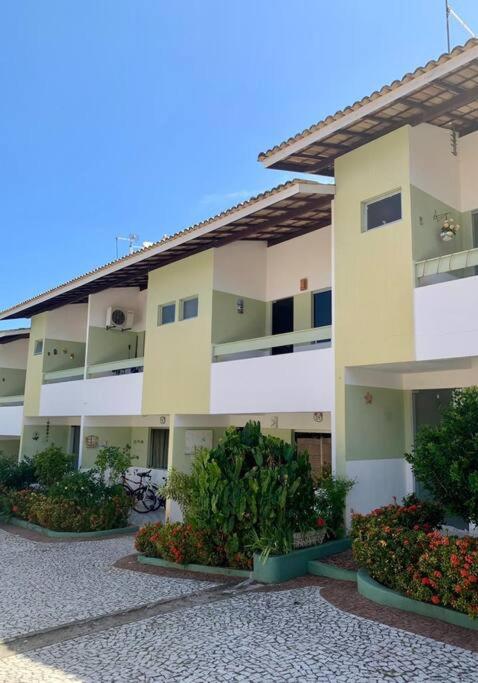 Casa em Condomínio na Praia de Guarajuba/BA