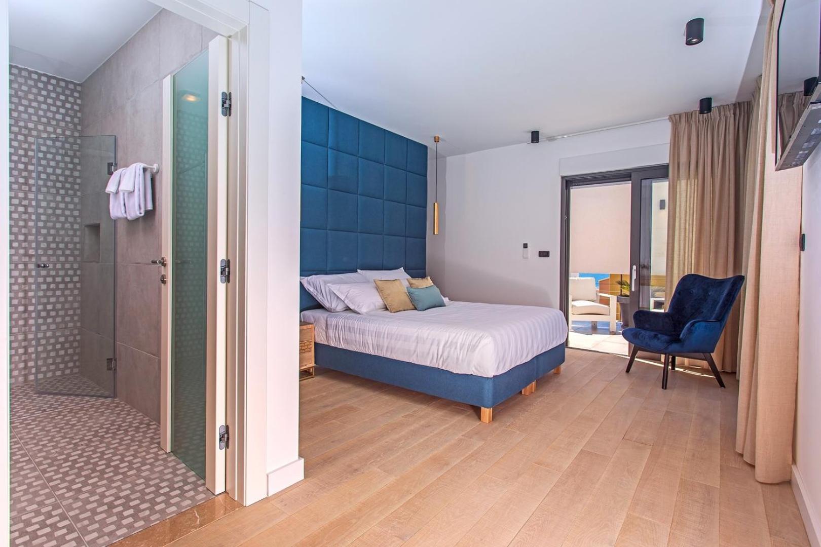 Luxury VILLA CECILIA with 4 en-suite bedrooms located 250m from the beach in Podstrana, max 8 people view 4