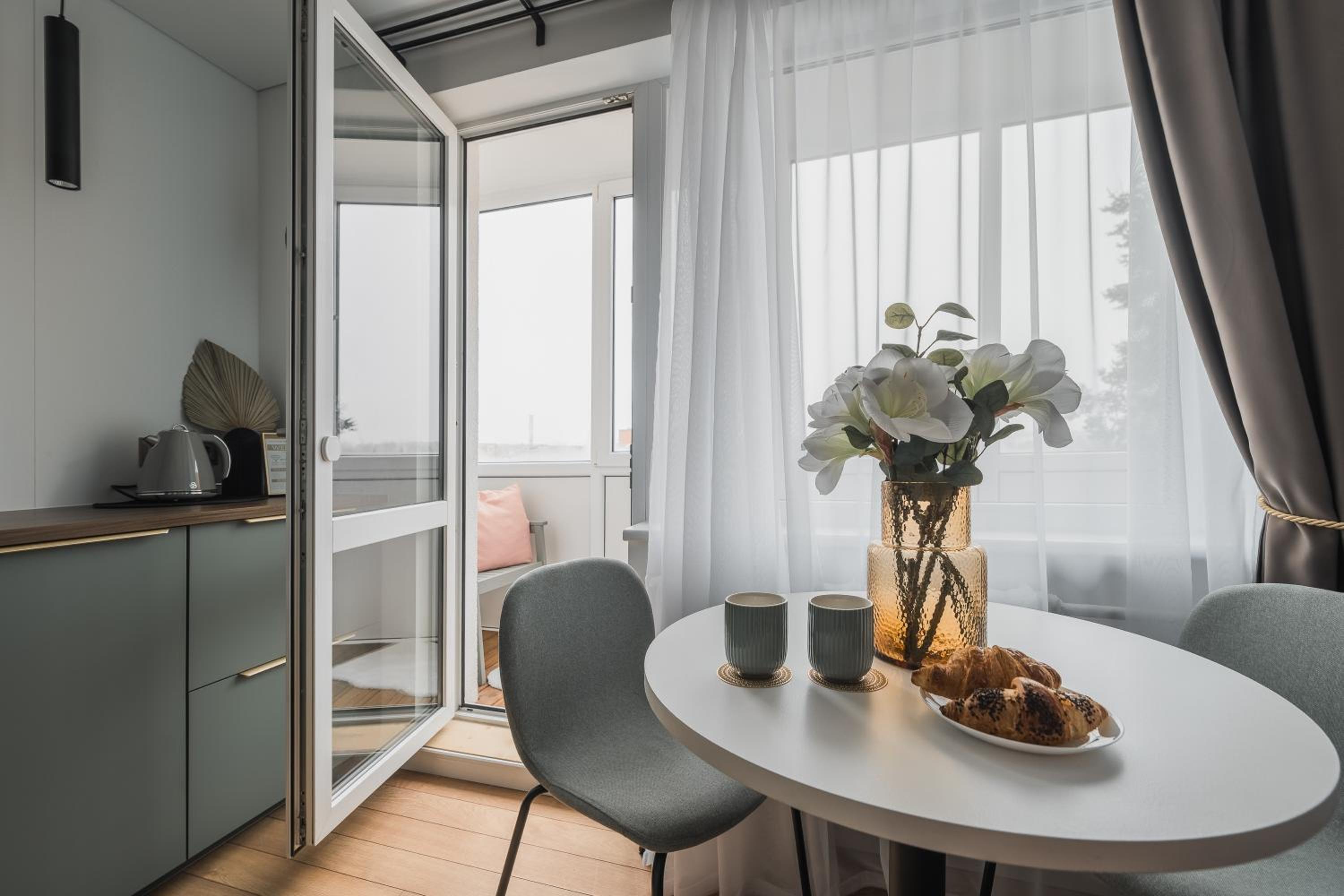 City Center Apartment with balcony view 3