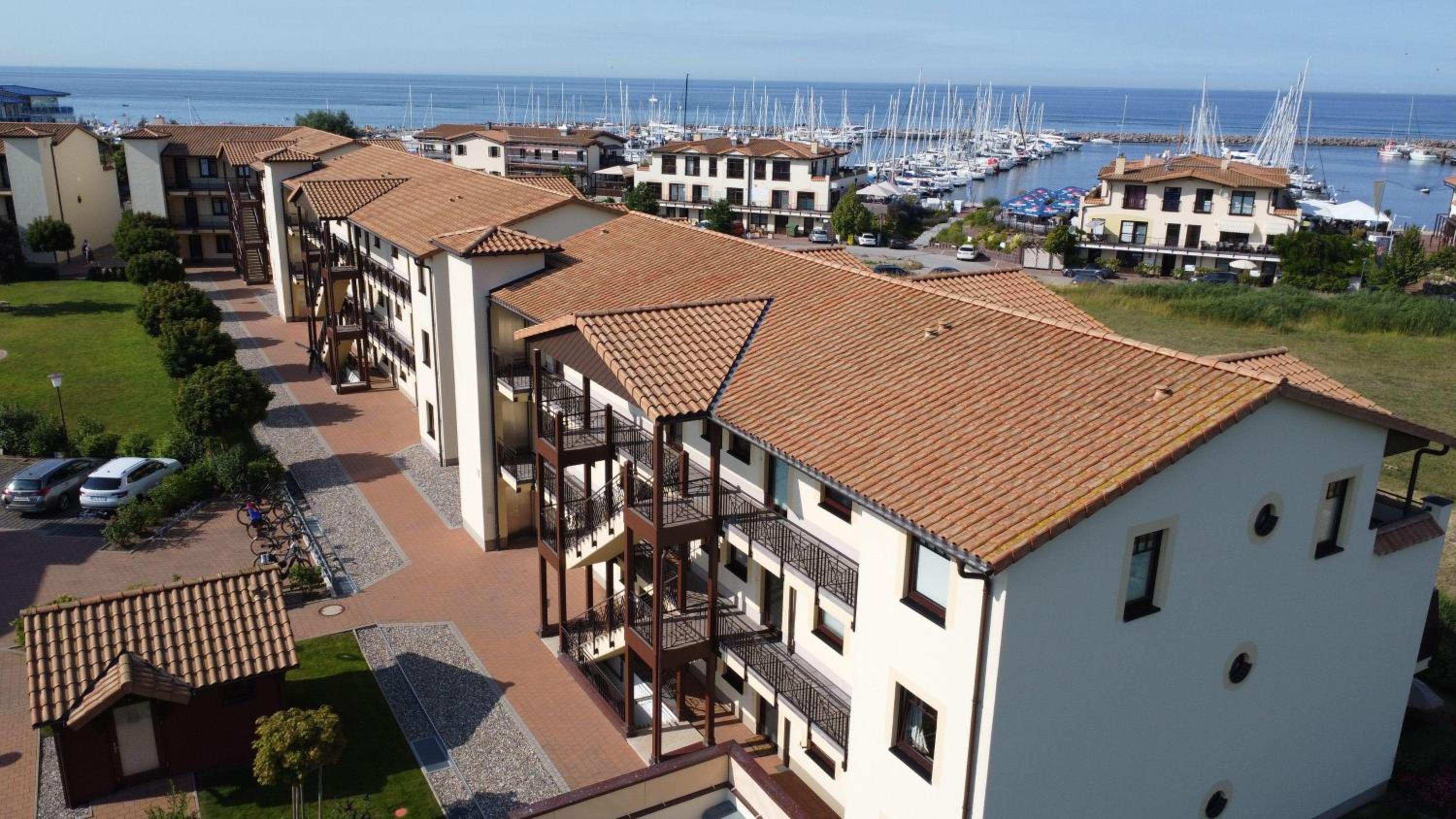 9987-Urlaubstraeume-Am-Meer-WE-3-4-Strandkorb-auf-der-Terrasse