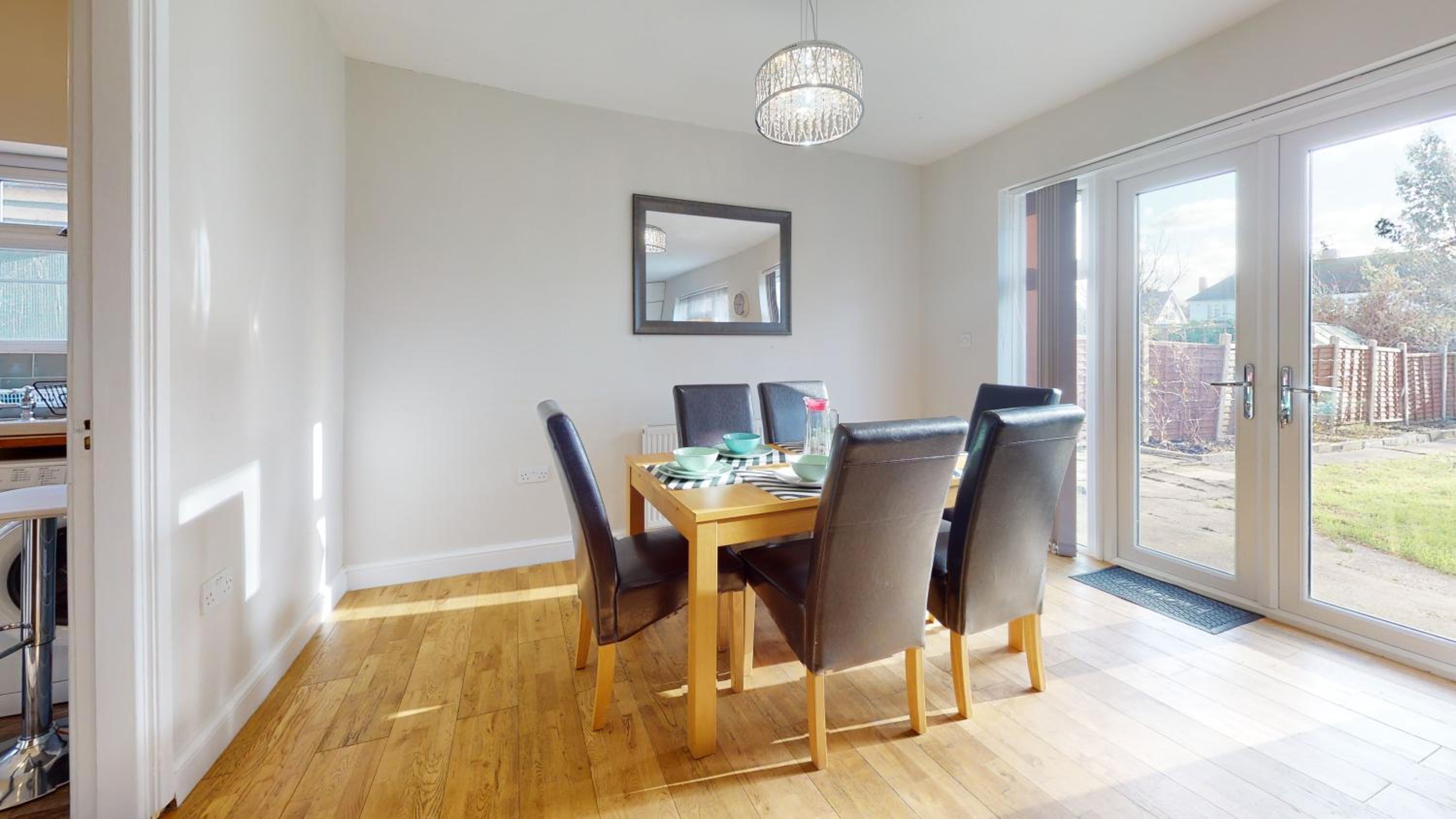 Immaculate 4-Bed House in Romford