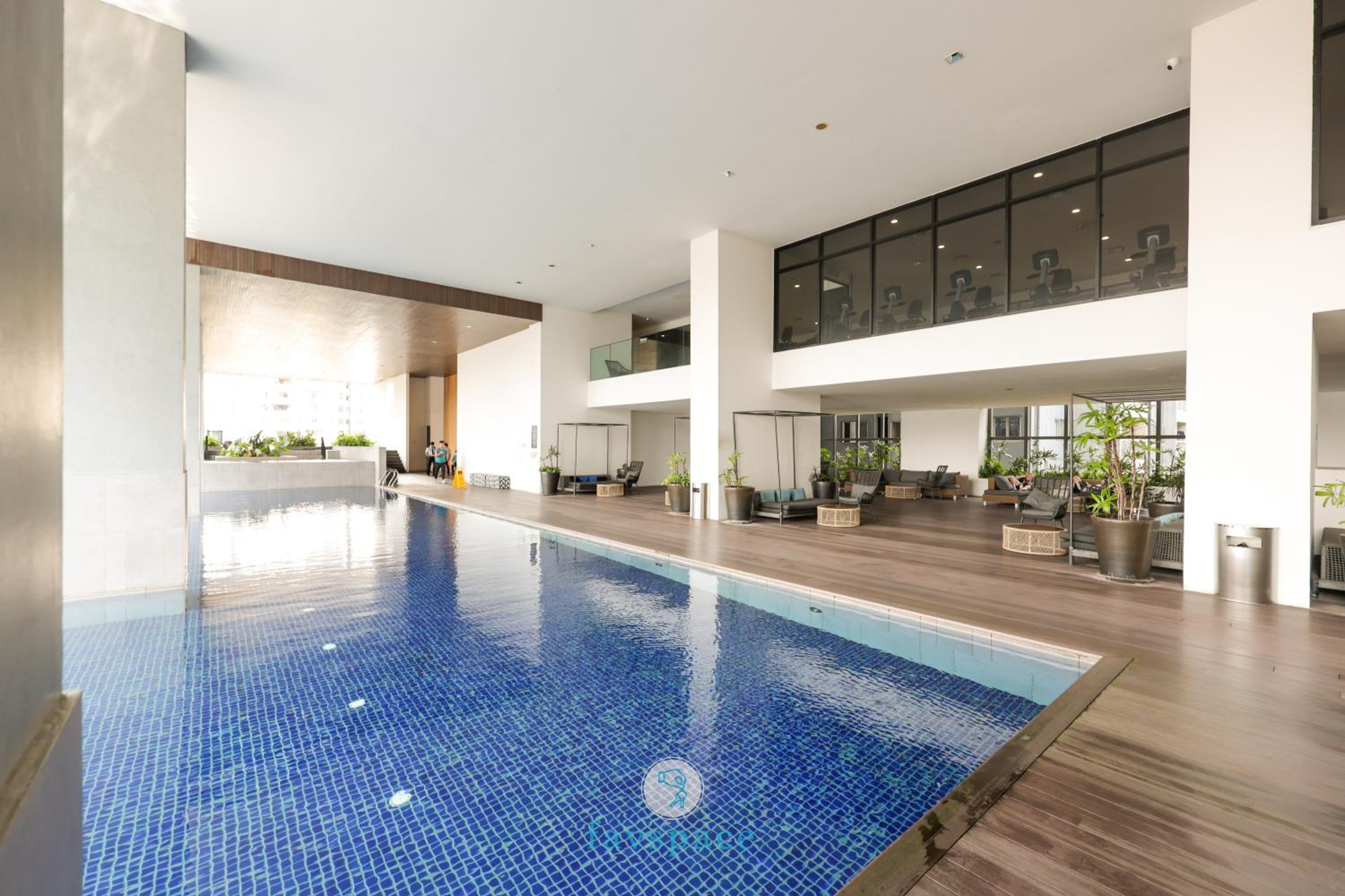 3 min walk to Bangsar LRT - FREE parking & Netflix - EST