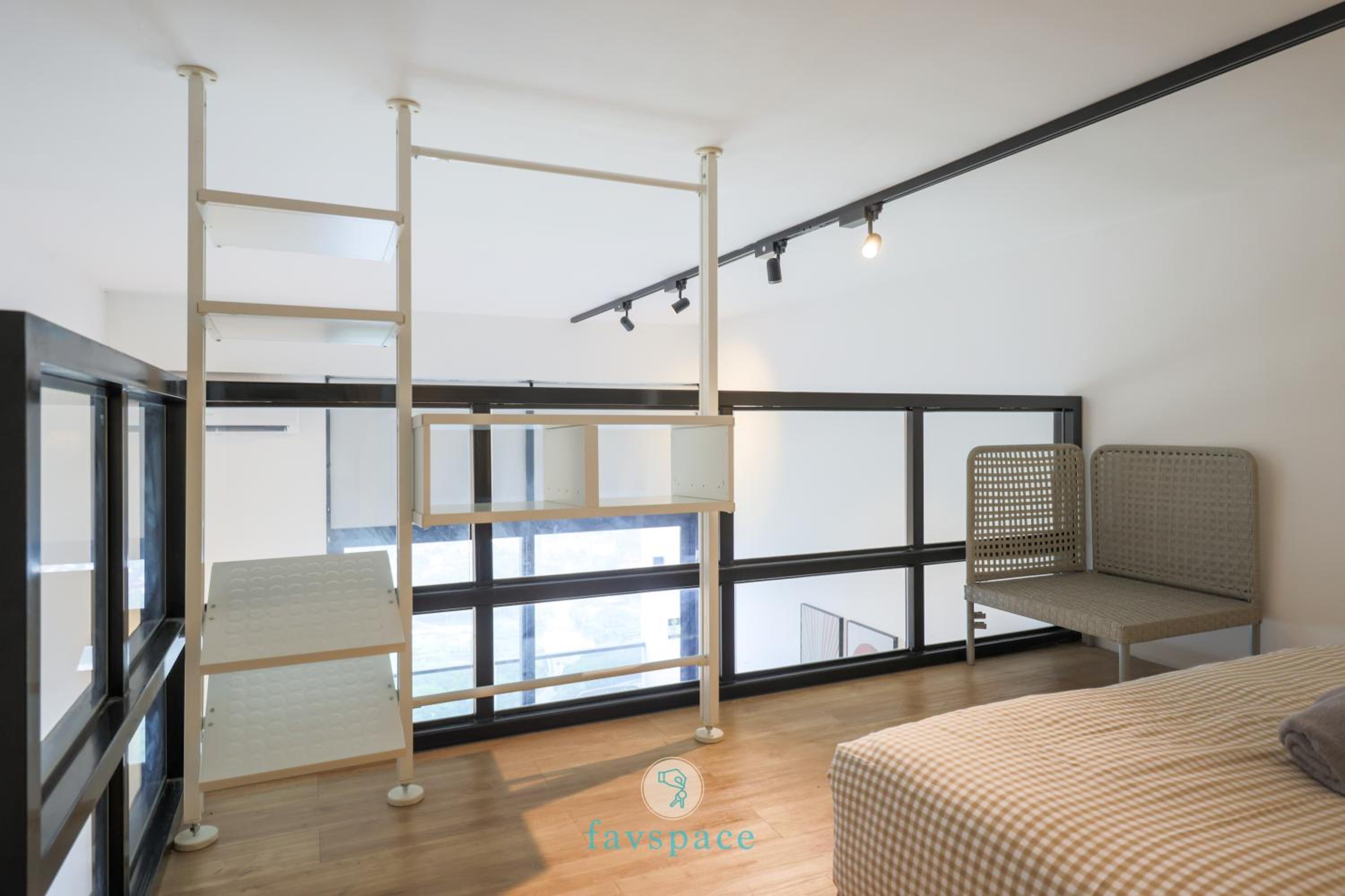 3 min walk to Bangsar LRT - FREE parking & Netflix - EST
