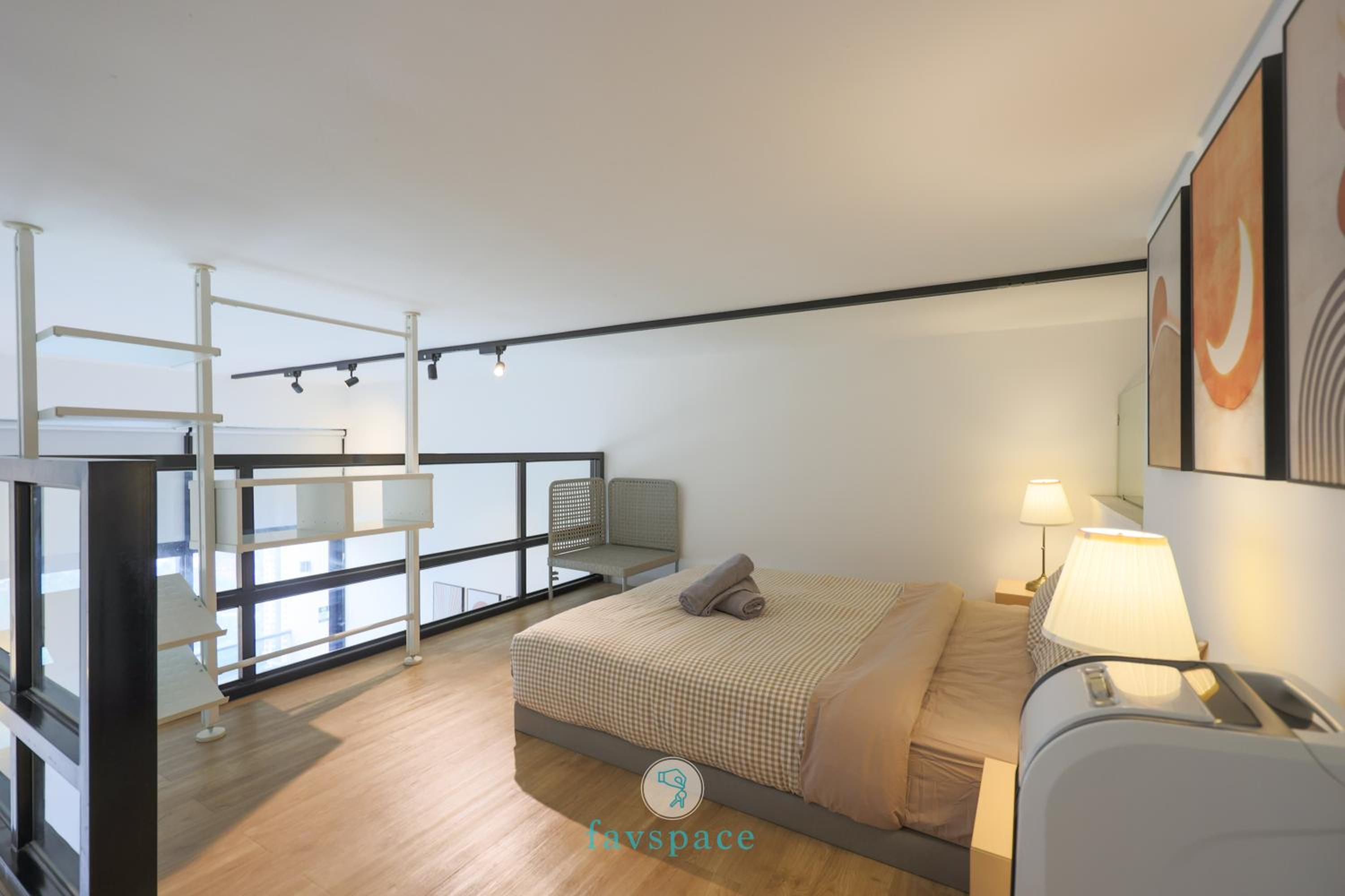 3 min walk to Bangsar LRT - FREE parking & Netflix - EST