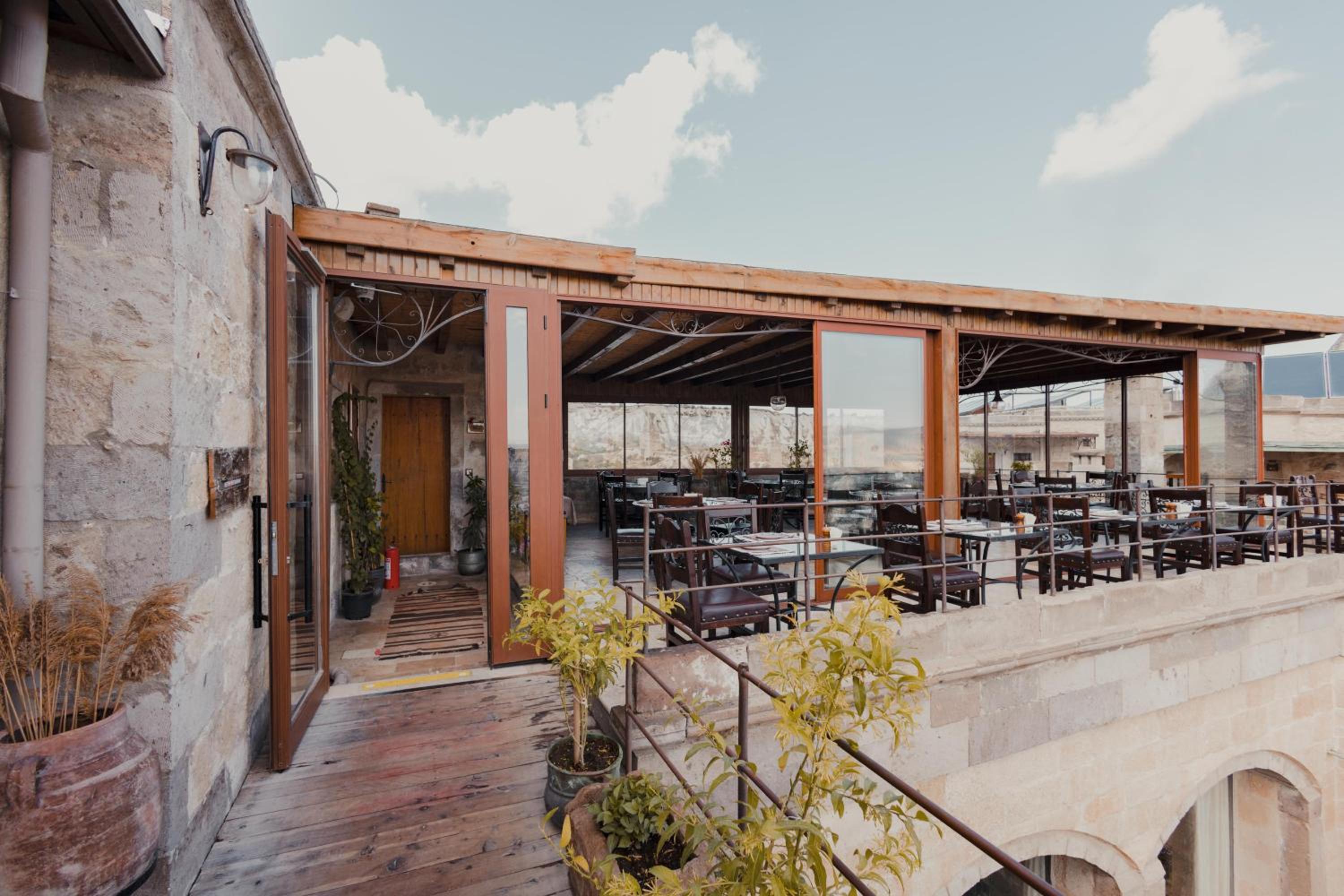 Sultan Cave Suites - Image 79