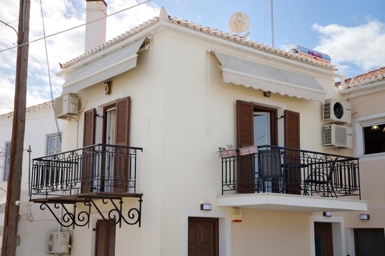 Old Harbour Aroura 2BR Home photo 4