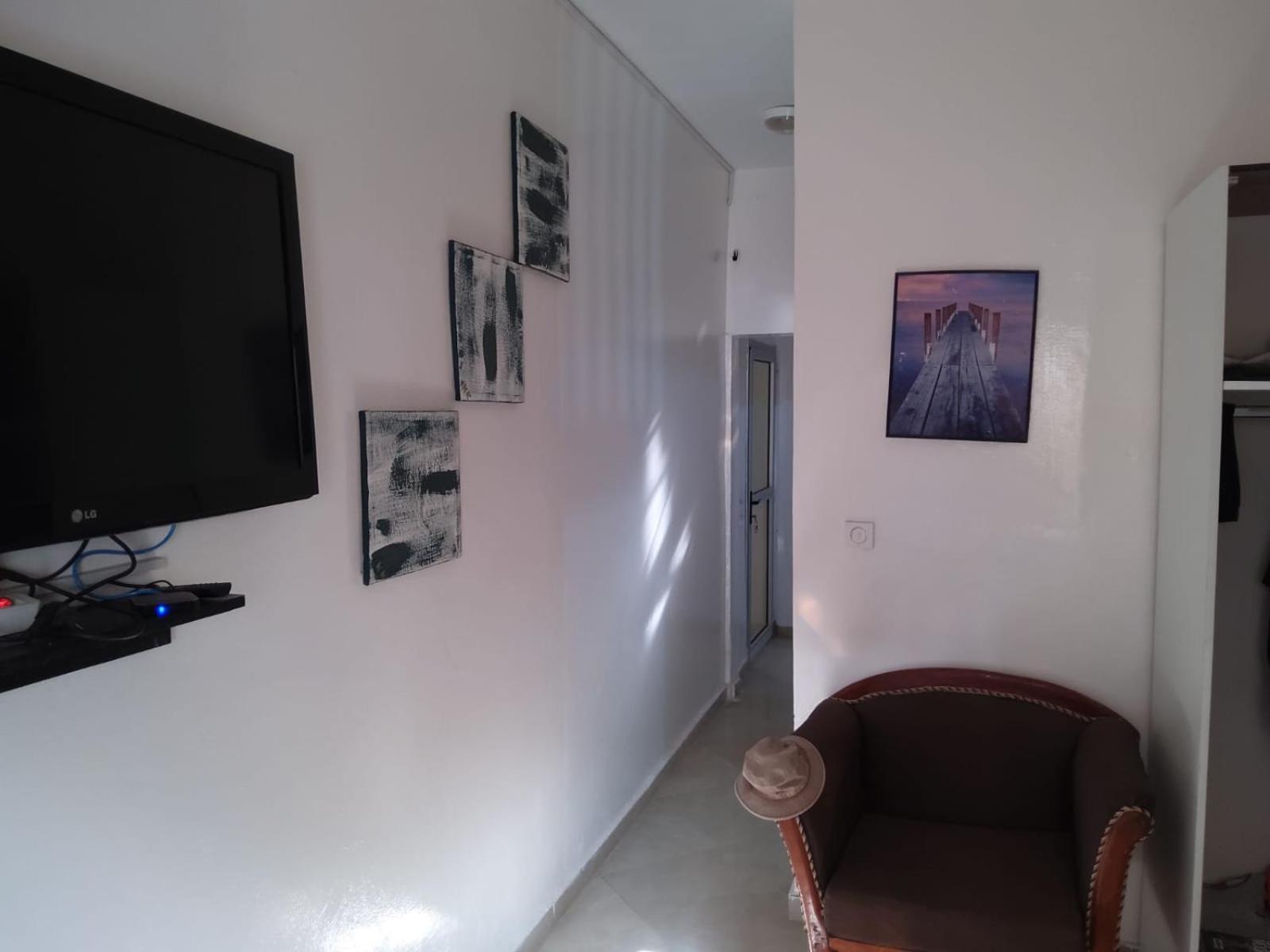 "La Coquille", joli loft, moderne, propre, sûr et calme au cœur de Saly, photo 38