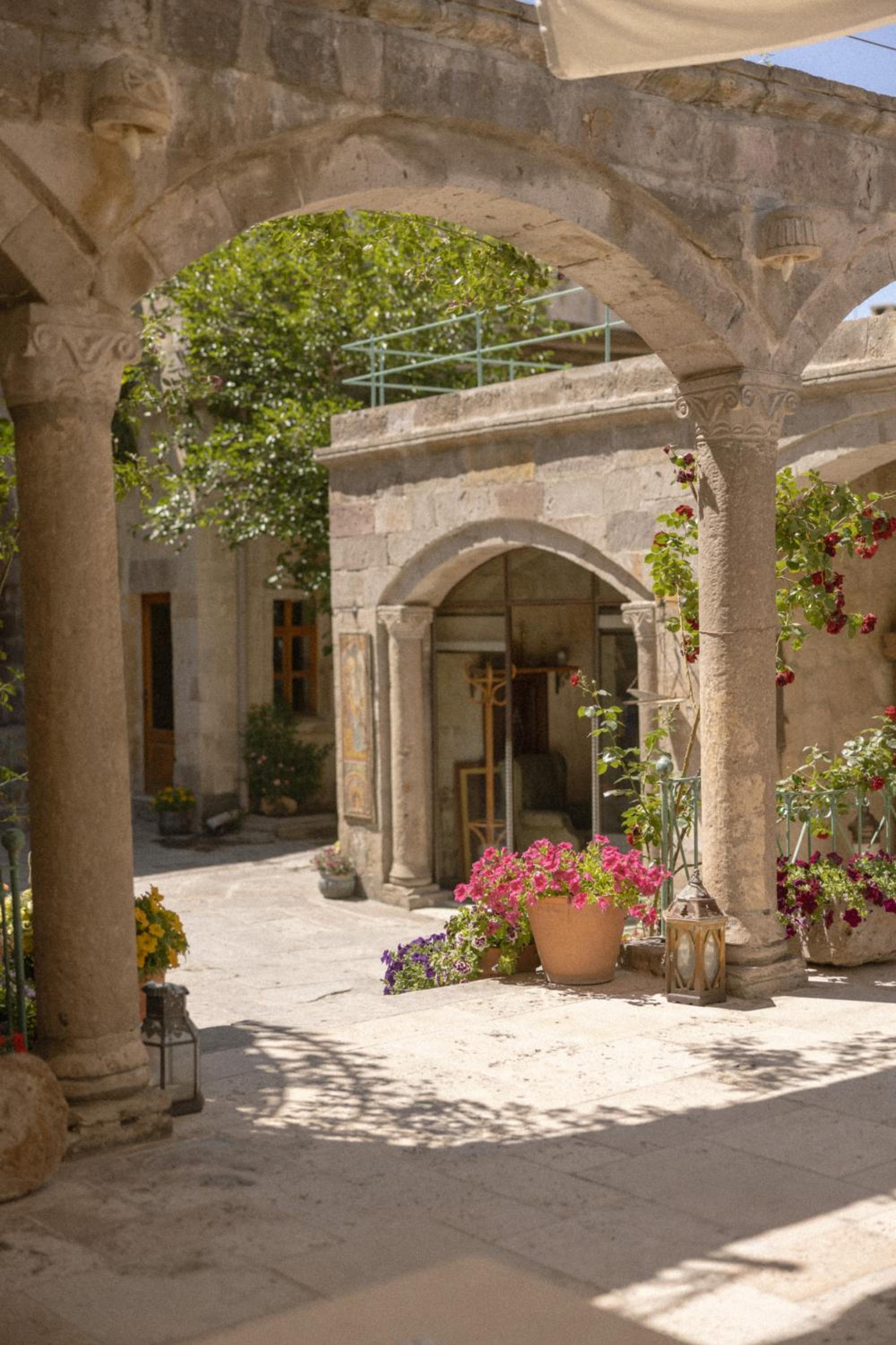 Sultan Cave Suites - Image 80