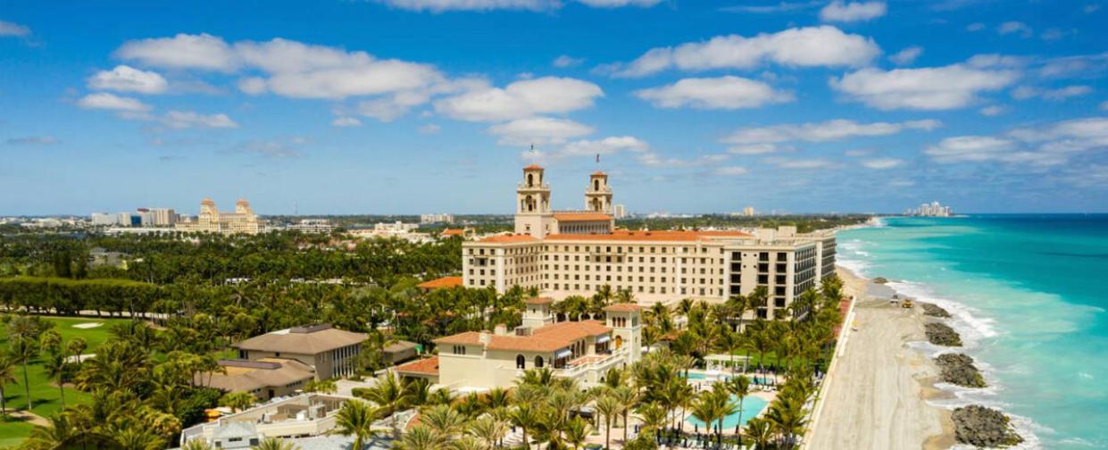 (B) Casa Azul. Minutes from the Beach & Mall