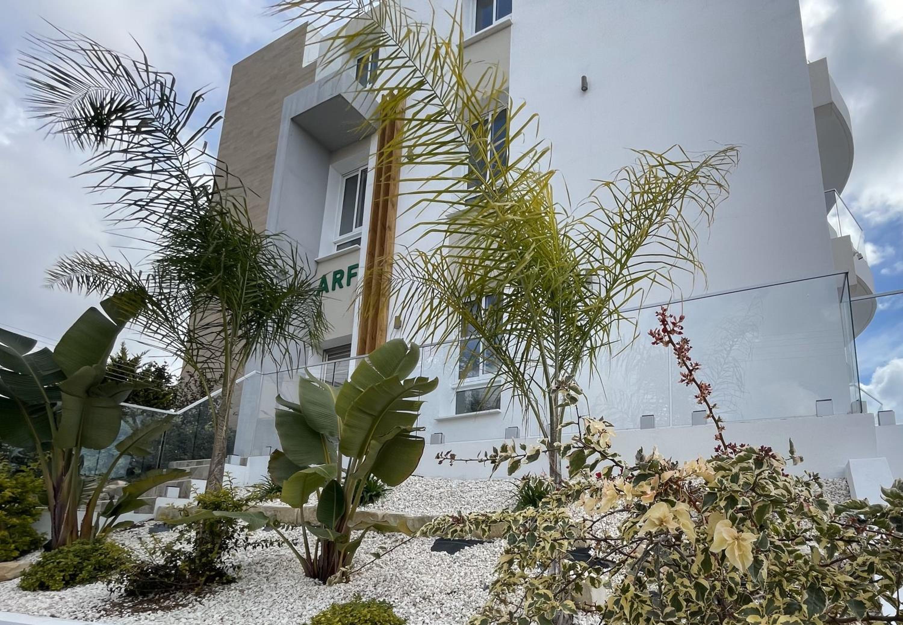 ARF Apartments - with Jacuzzi at the complex