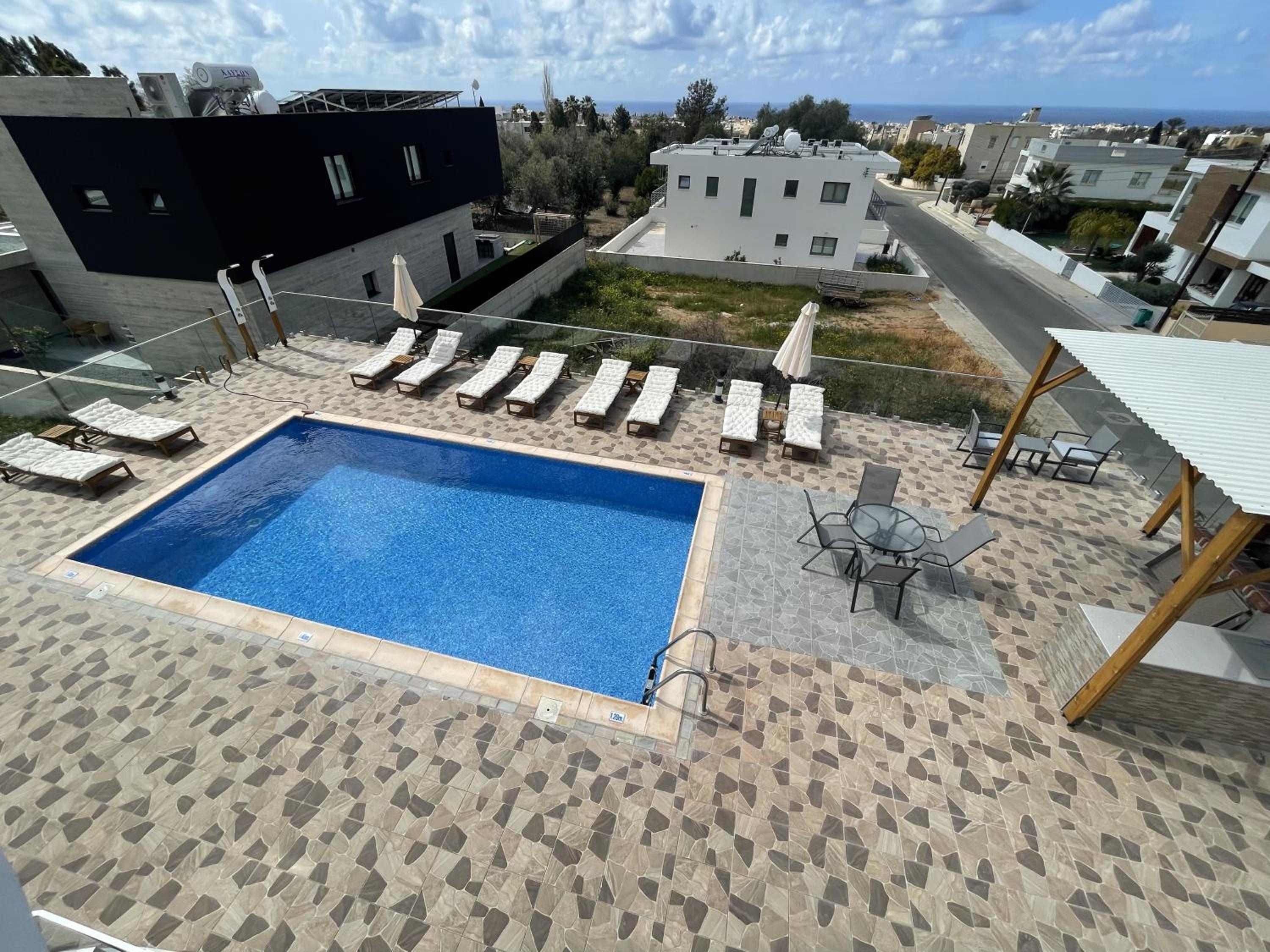 ARF Apartments - with Jacuzzi at the complex