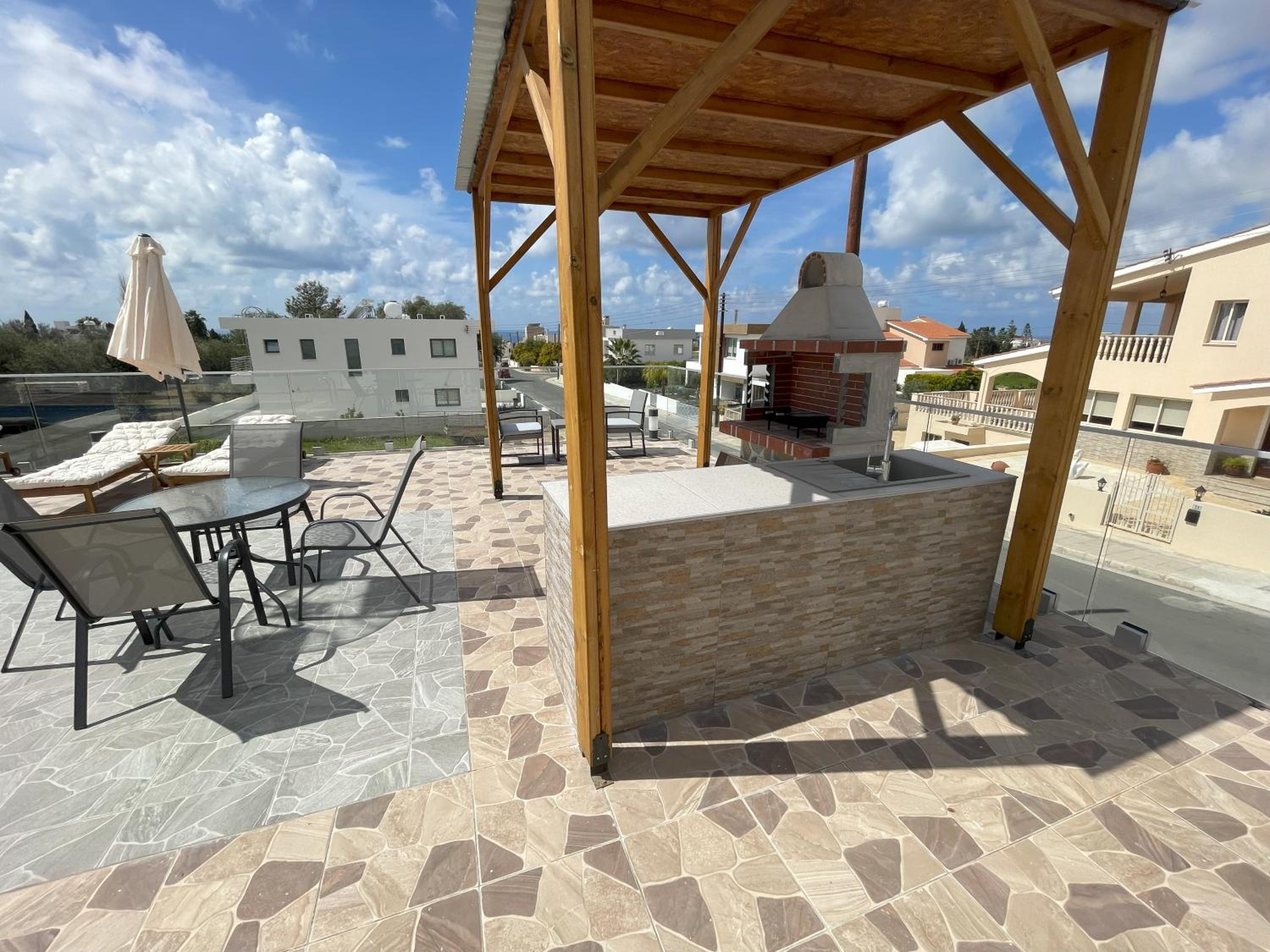 ARF Apartments - with Jacuzzi at the complex