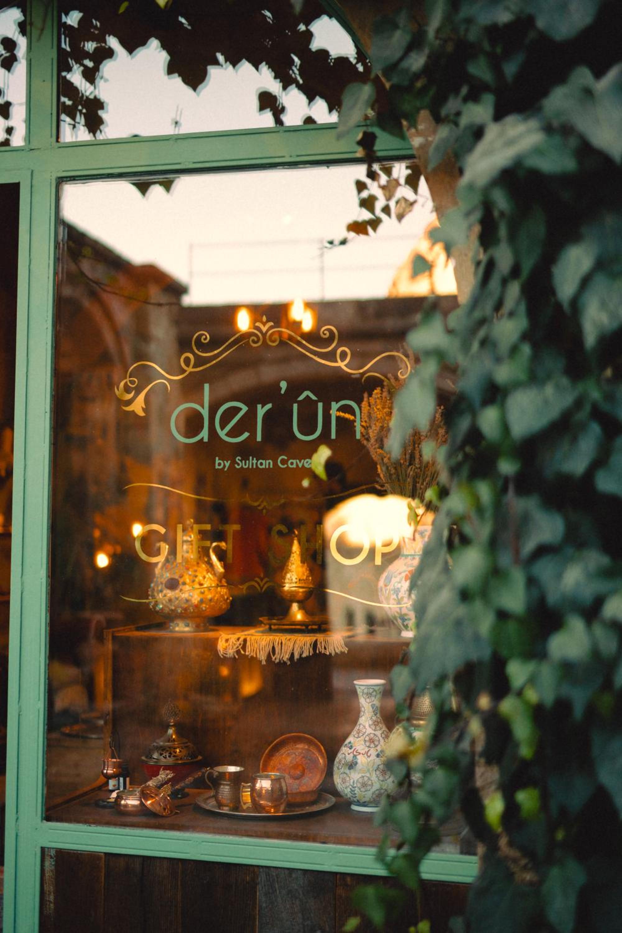 Sultan Cave Suites - Image 91