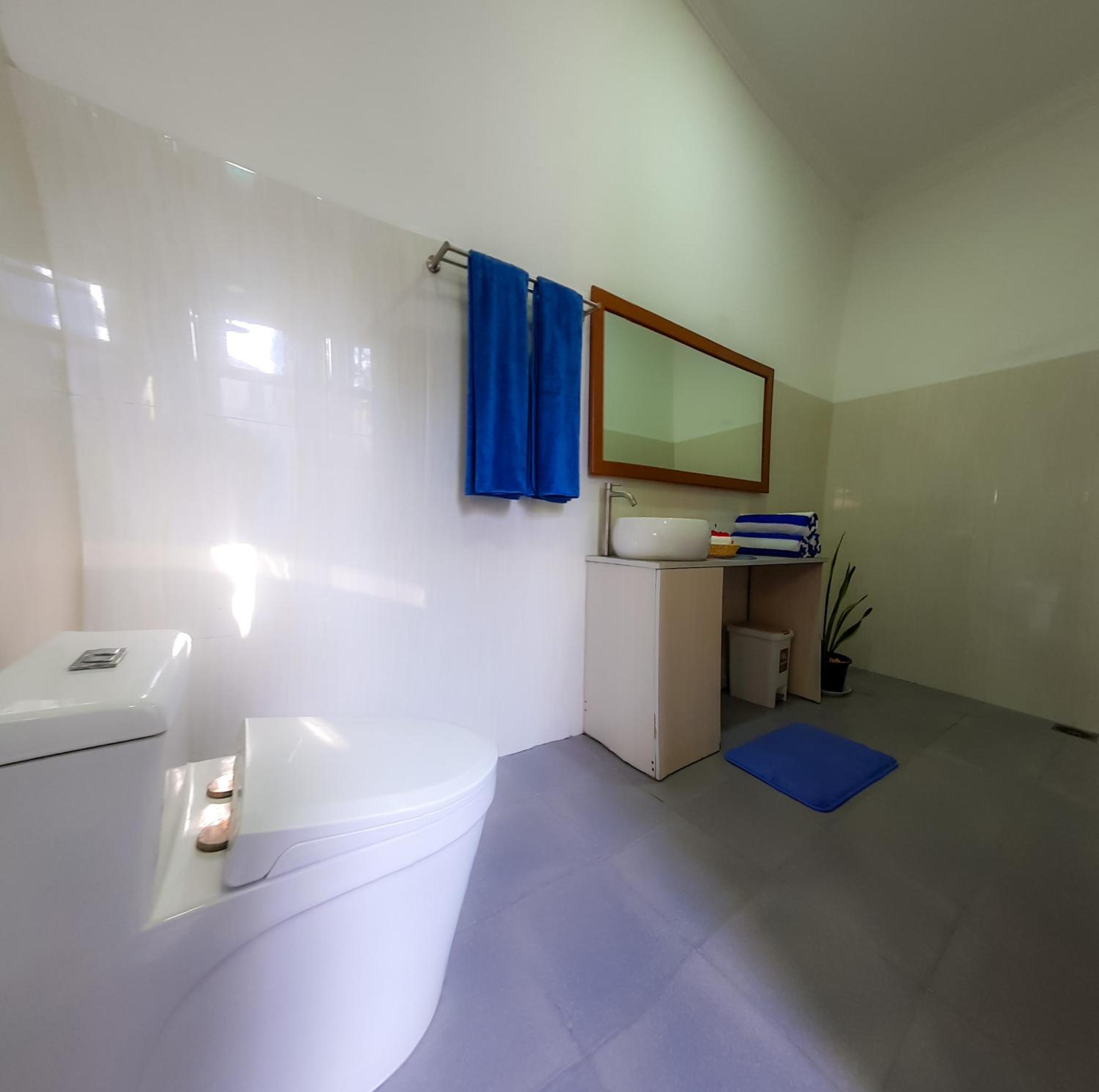 Hide Inn Blue photo 5