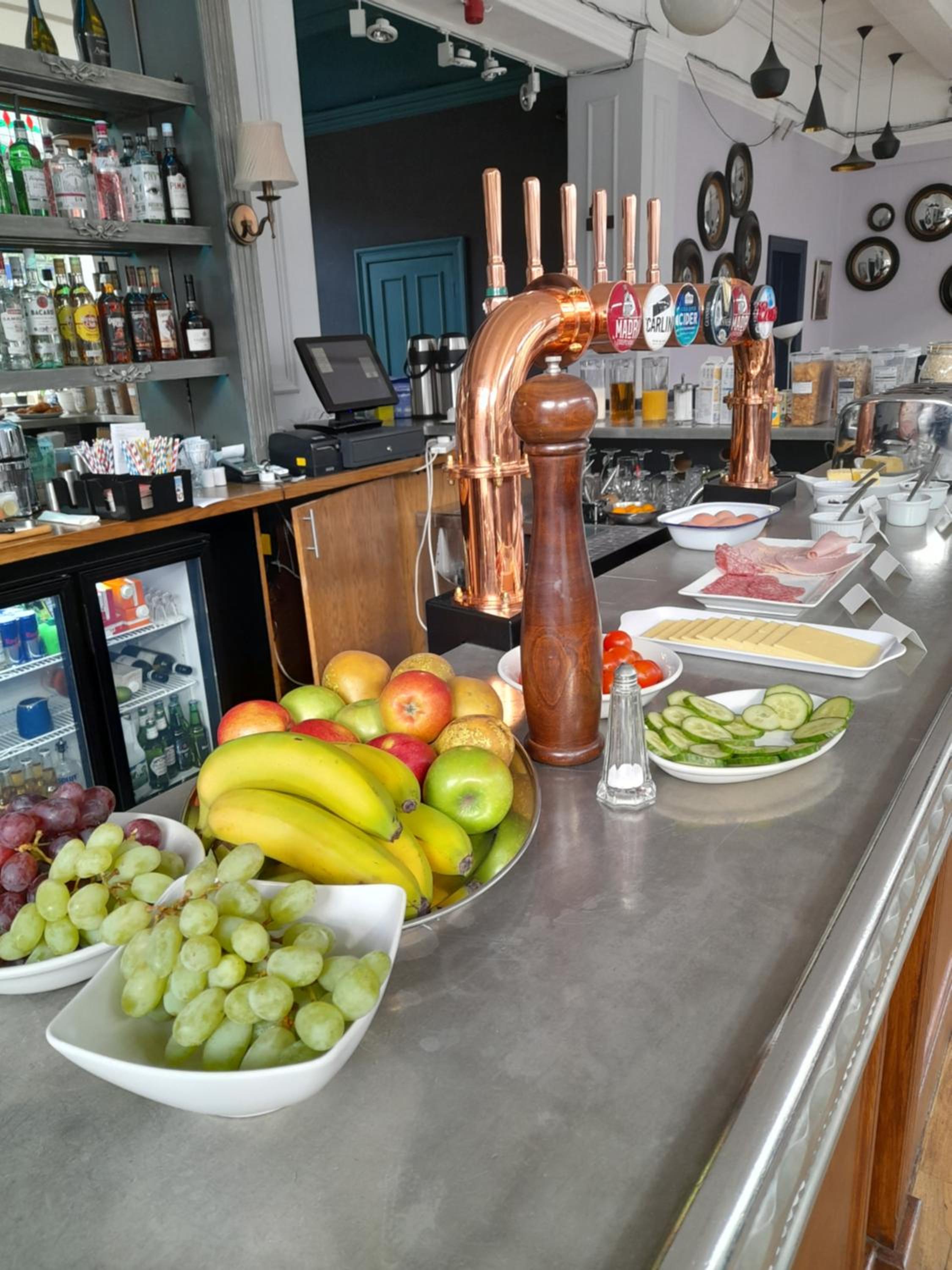 bar