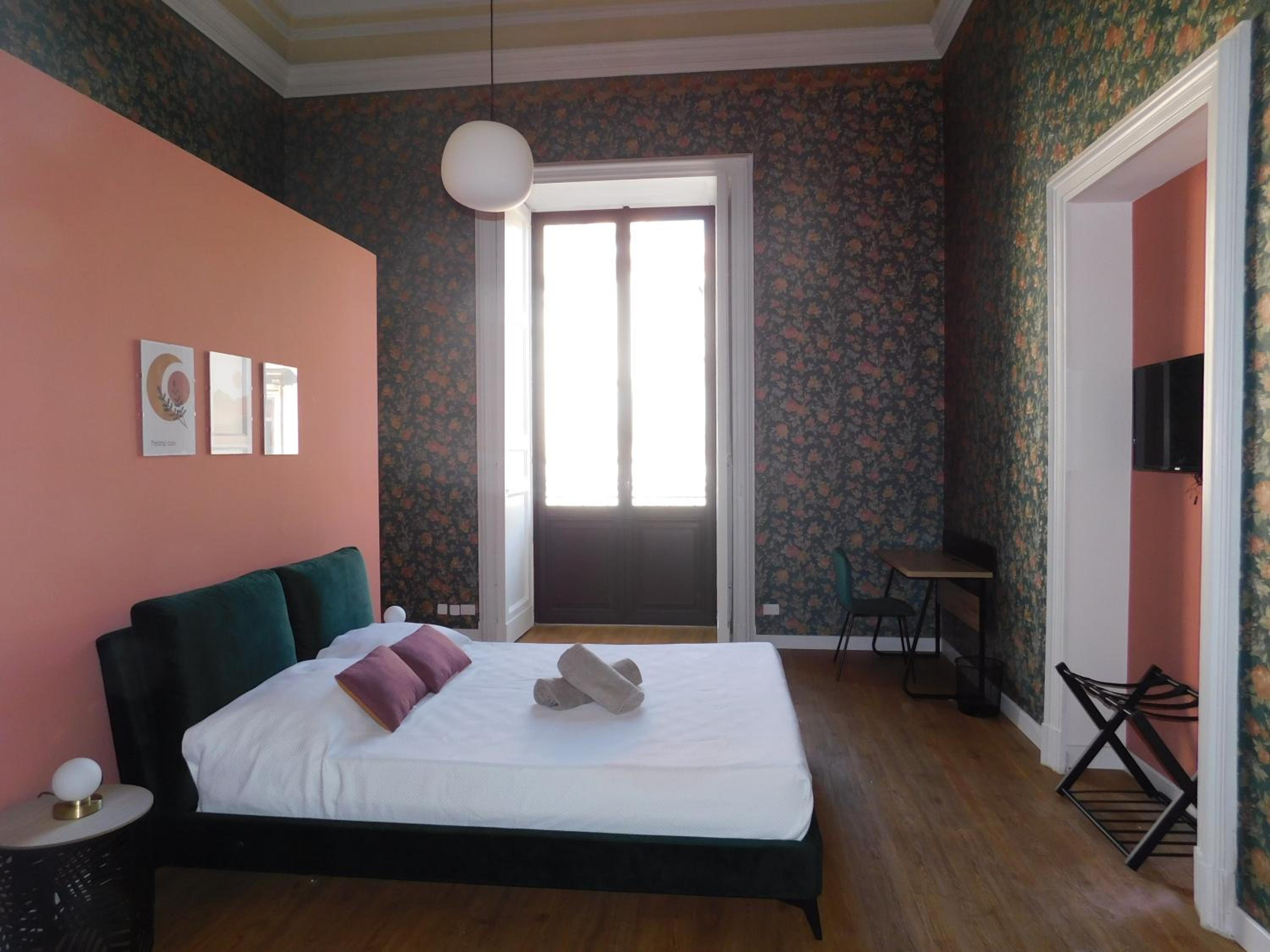 Hibiscus - Etnea Rooms view 5