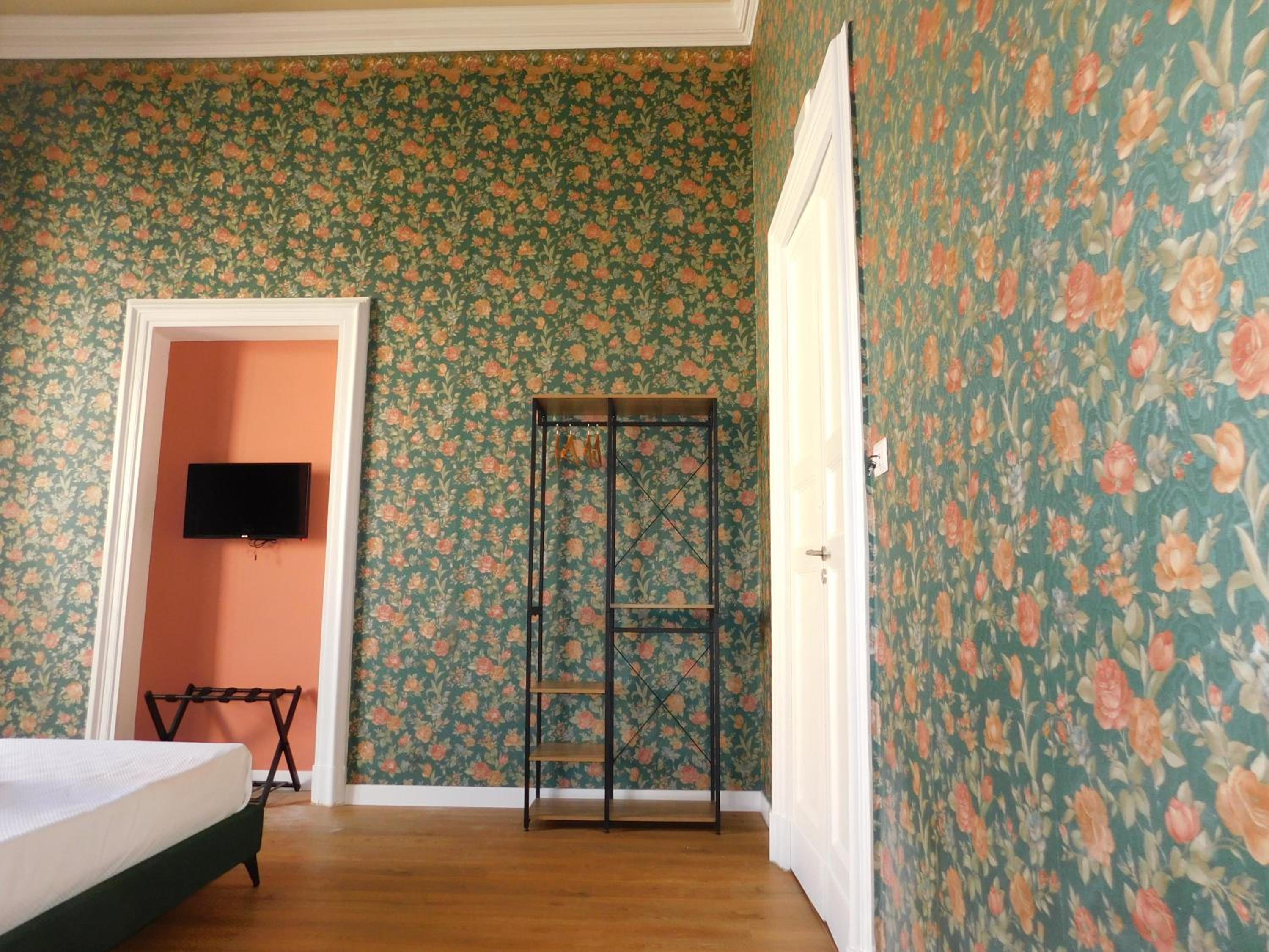 Hibiscus - Etnea Rooms view 3
