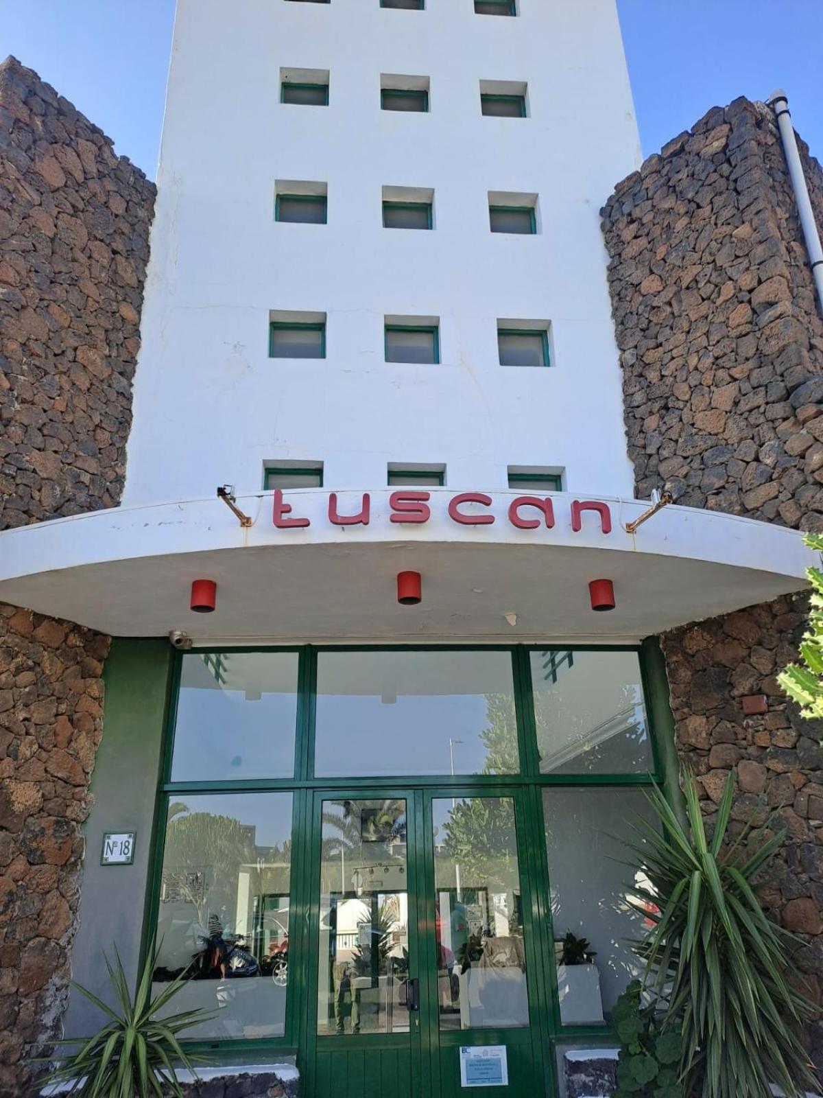 Azul Tuscán Playa y Piscina