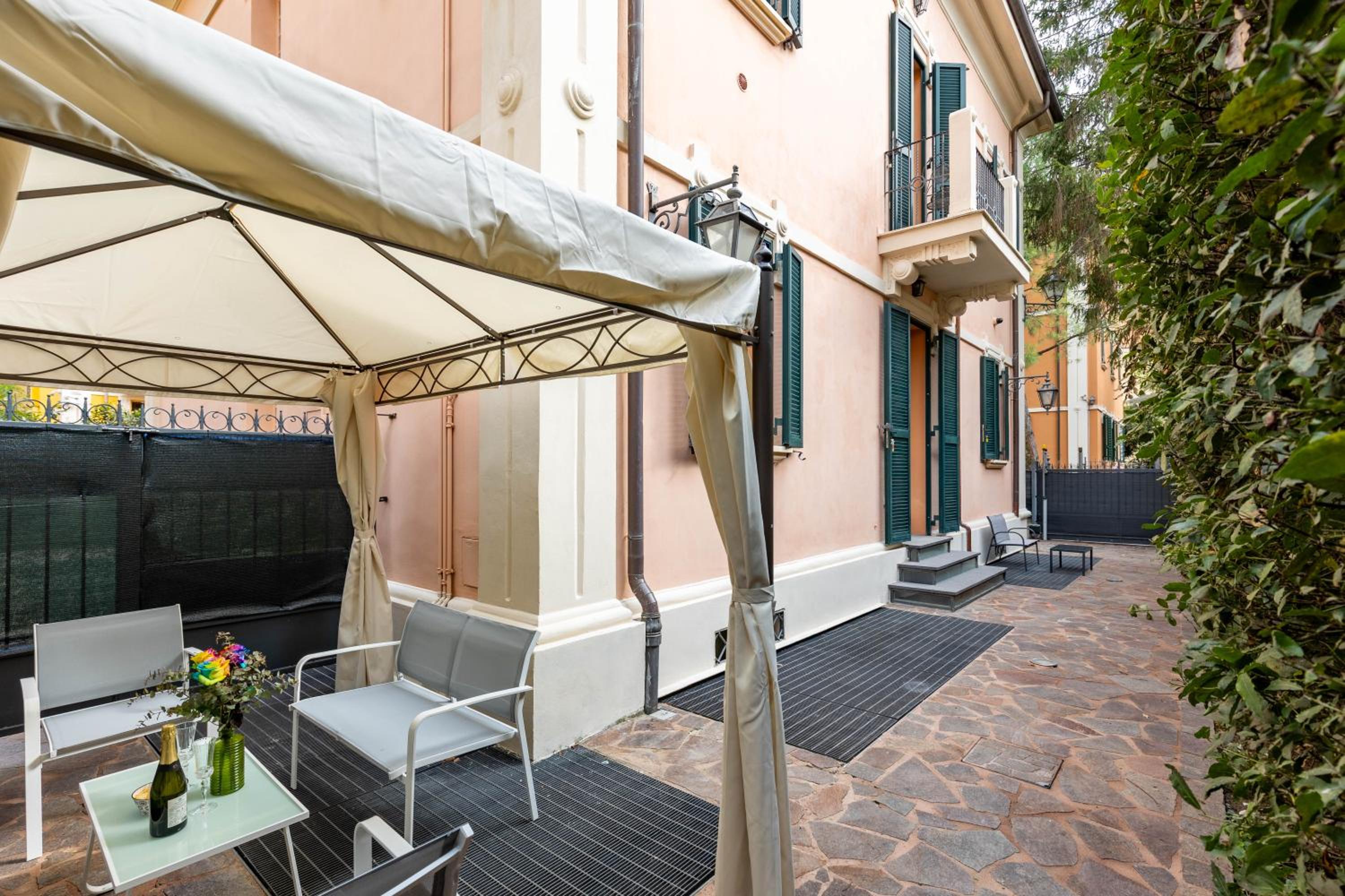 BolognaRoomscom - Villa Bottrigari