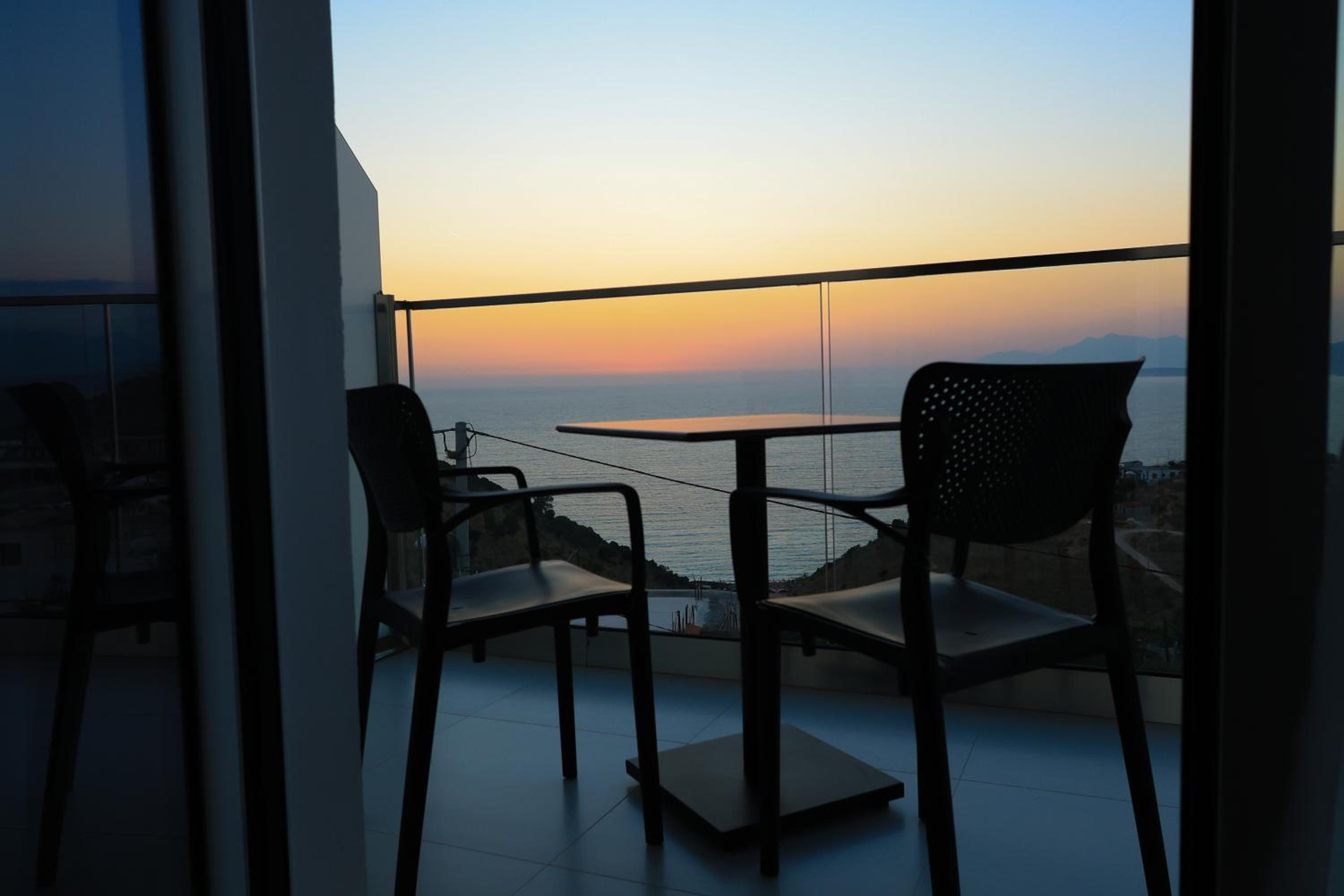 SEA & LAKE VIEW VILLA