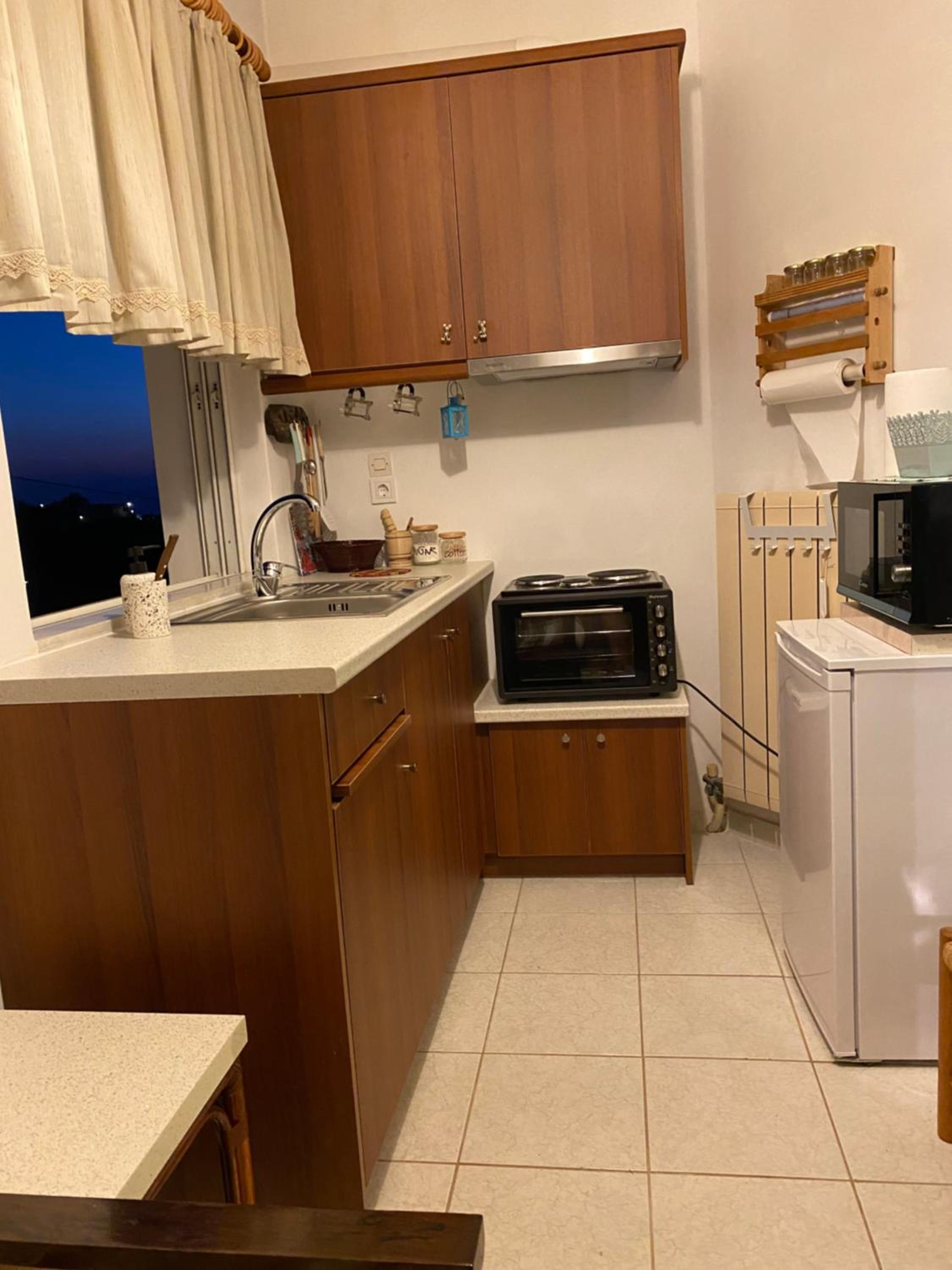 Completely self-contained rental, Aegina view 5