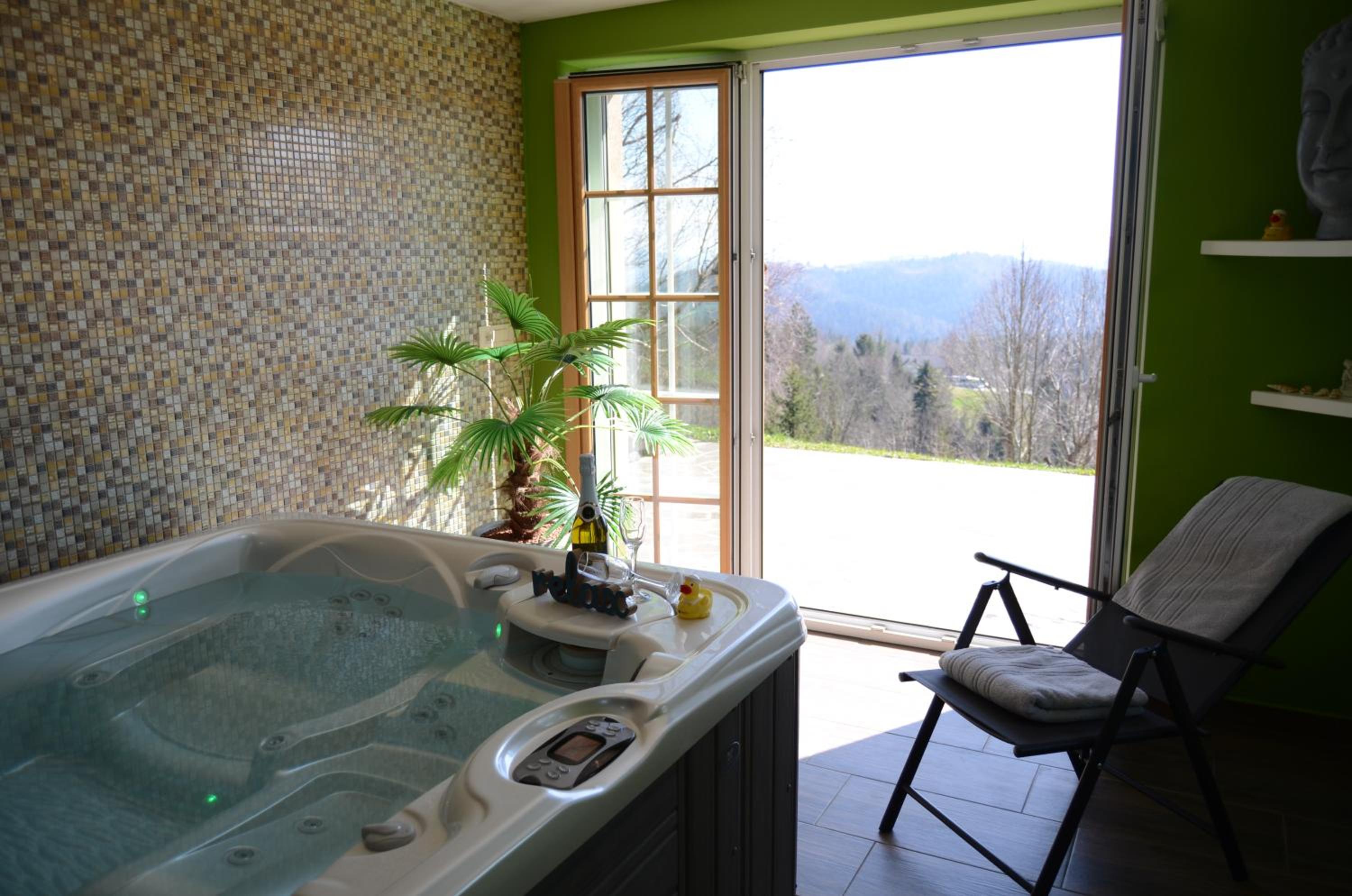 Holiday Home with Hot tub and Sauna Sabina view 2