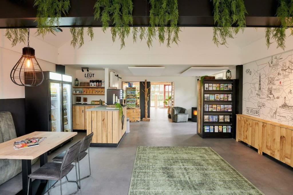 Mooi chalet op prachtige plek in het groen view 2